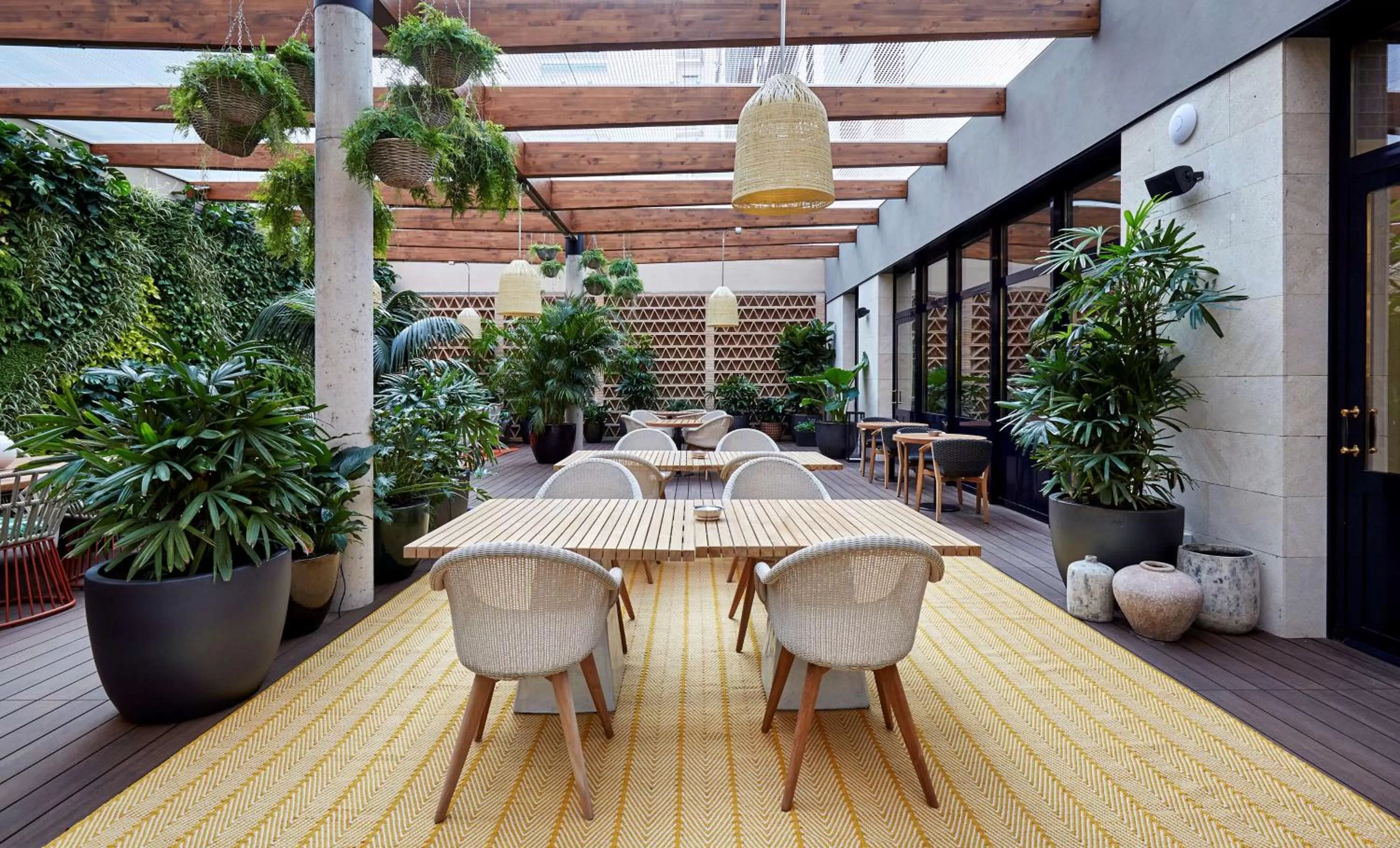 Restaurant/places to eat in Radisson Blu 1882 Hotel, Barcelona Sagrada Familia