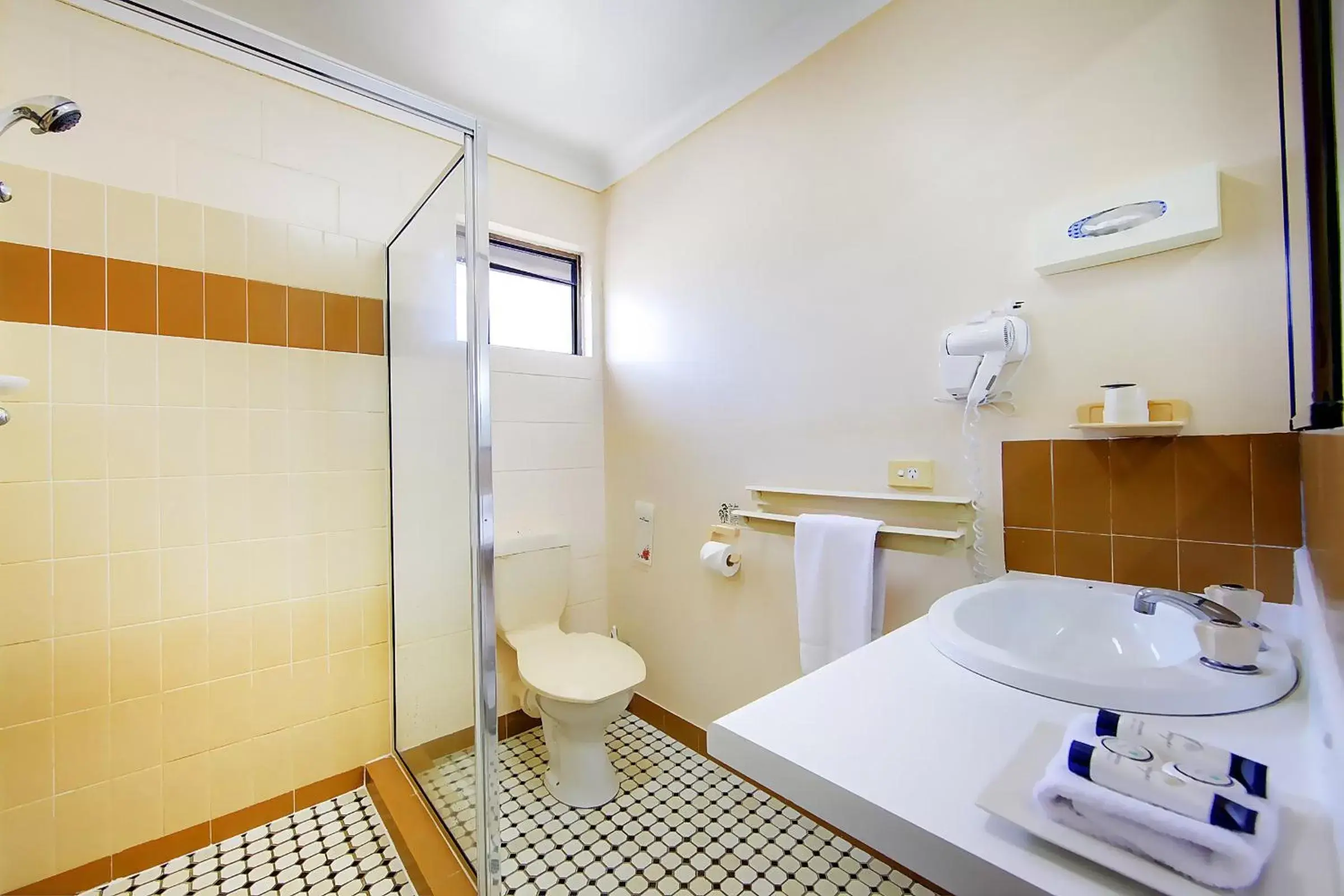 Standard Queen Room in Raintree Motel Standard Queen Room in Raintree Motel