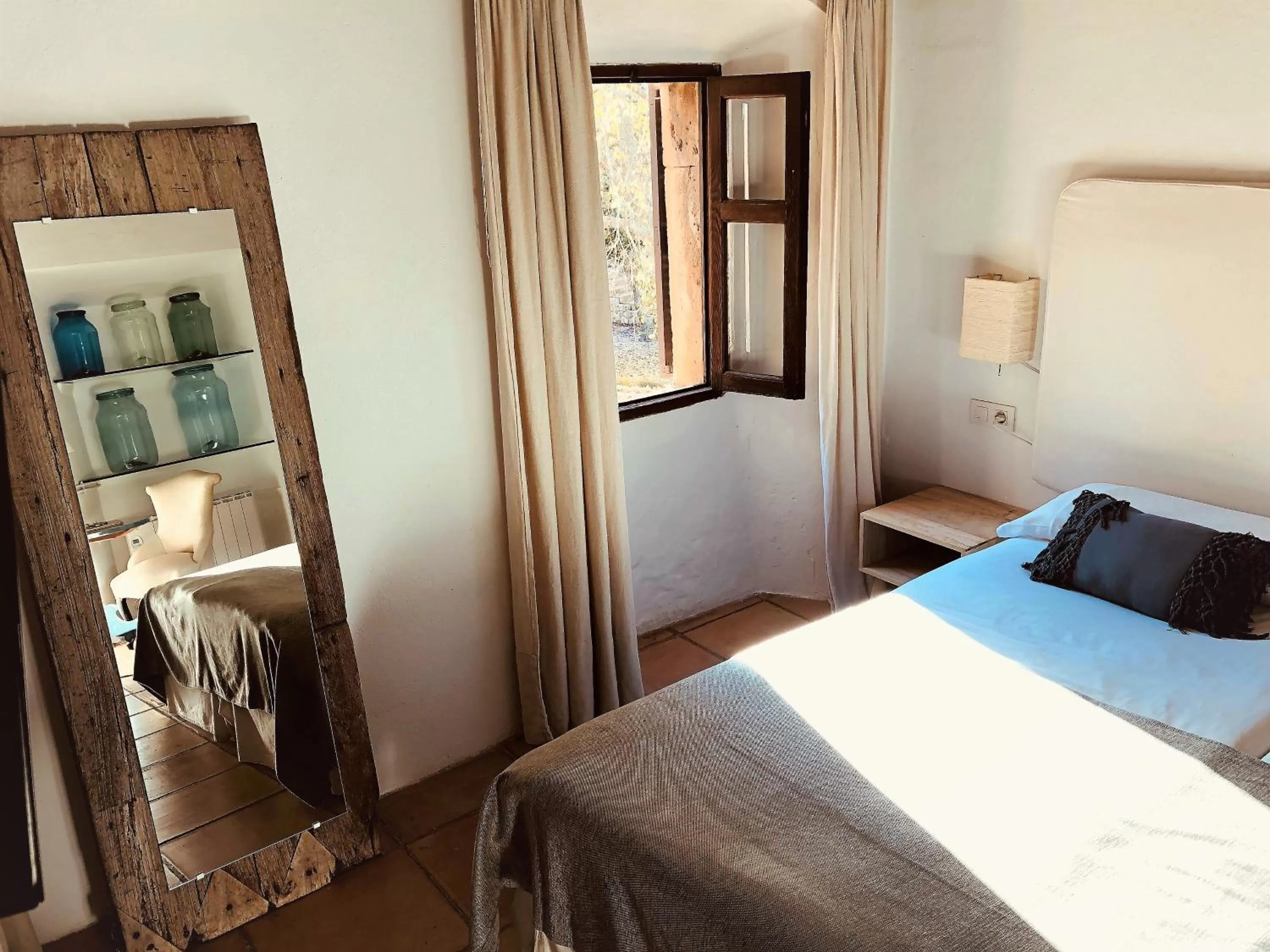 Bedroom, Bed in Mirabó de Valldemossa