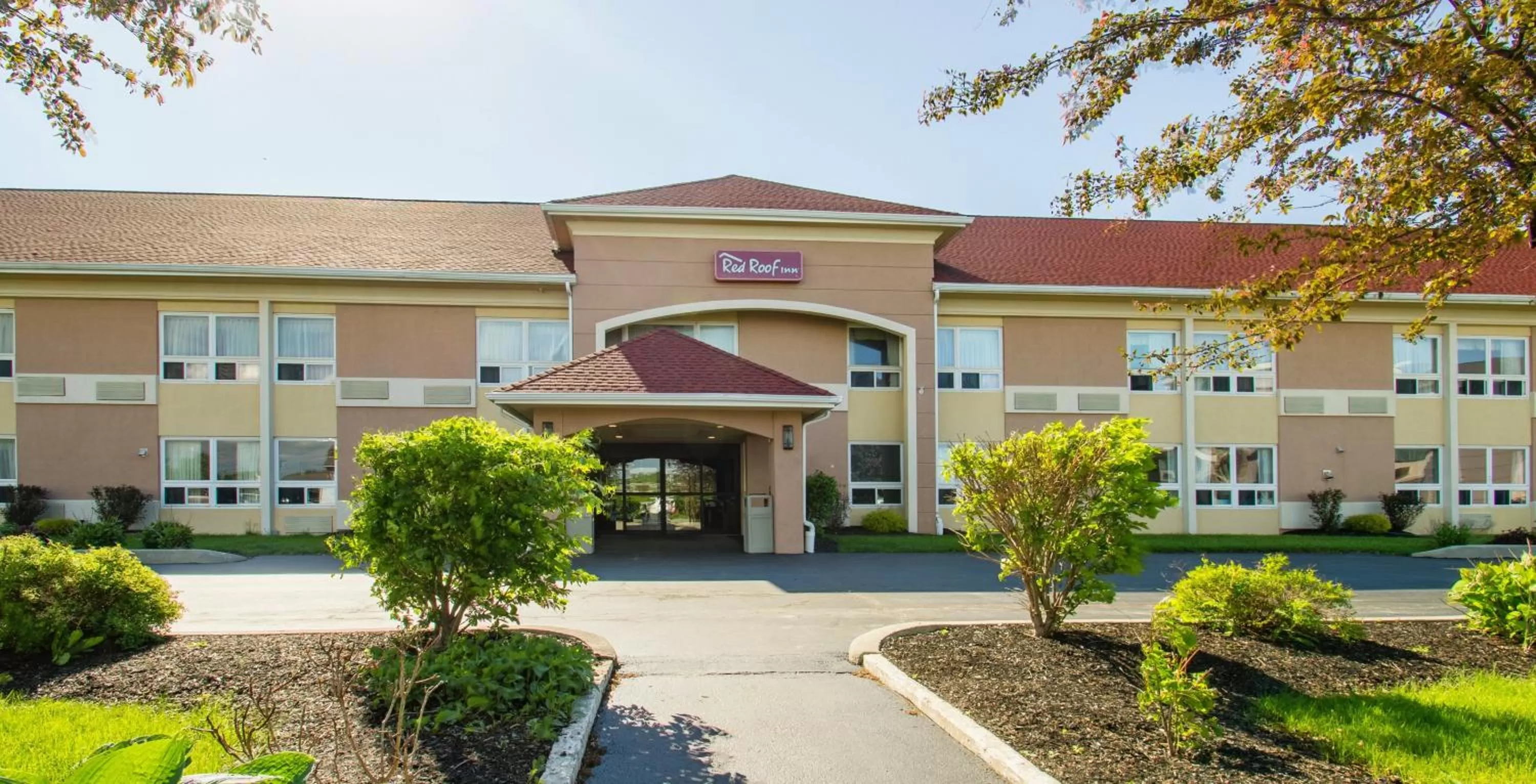 Property building in Red Roof Inn Batavia