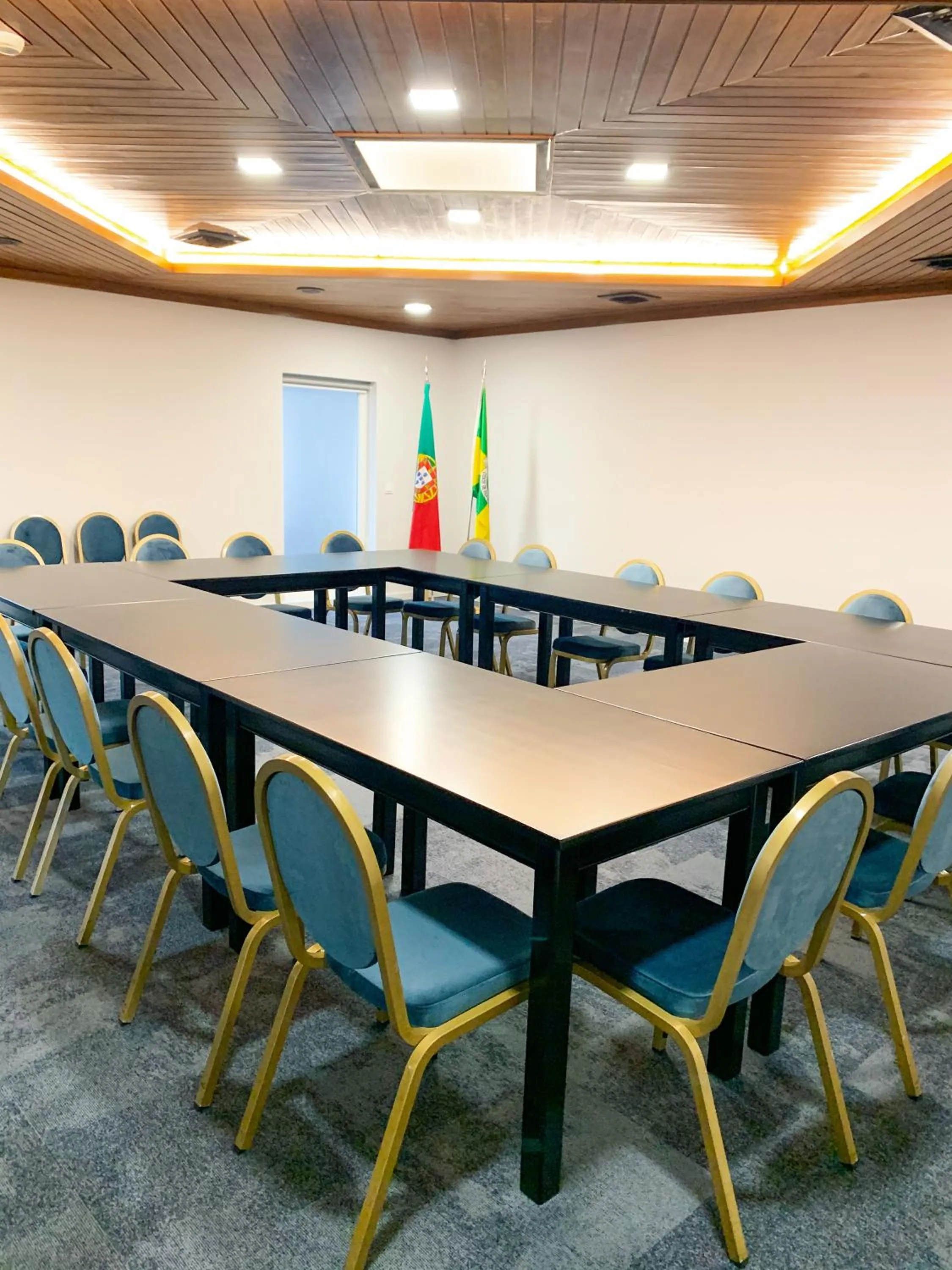 Business facilities in Hotel Moutados