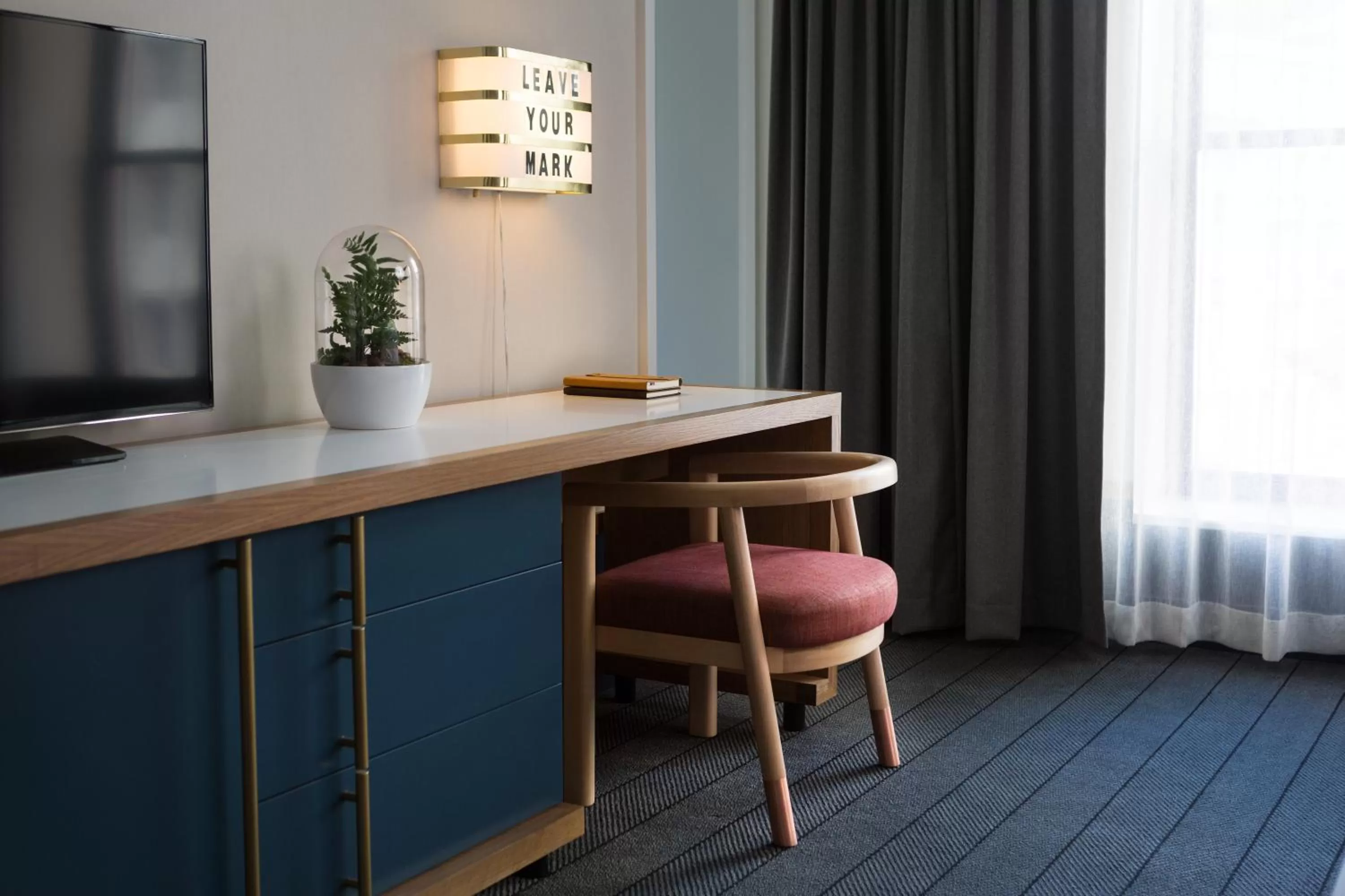 Photo of the whole room in Kimpton Schofield Hotel by IHG