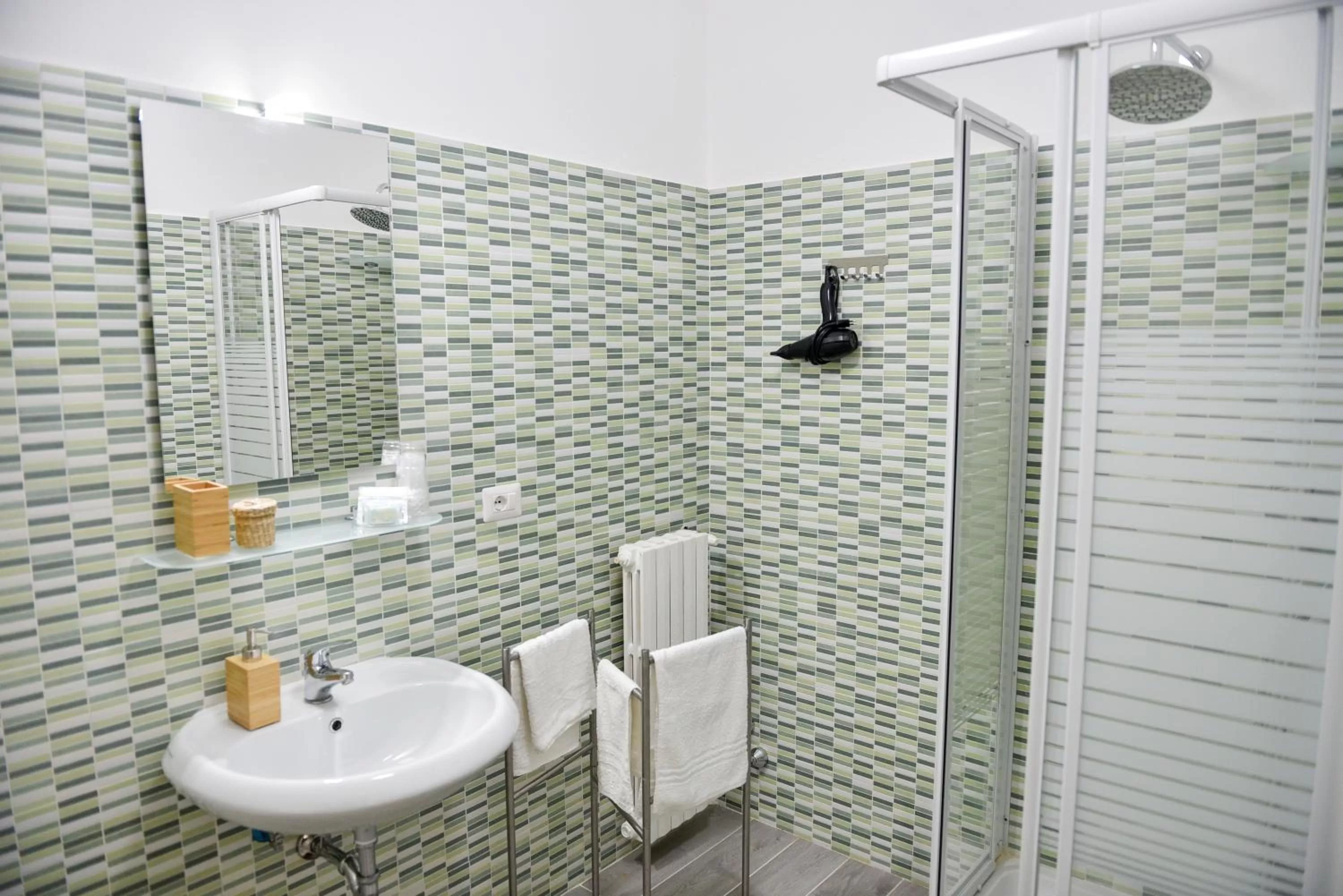 Shower in B&B Portafortuna Lucky charm