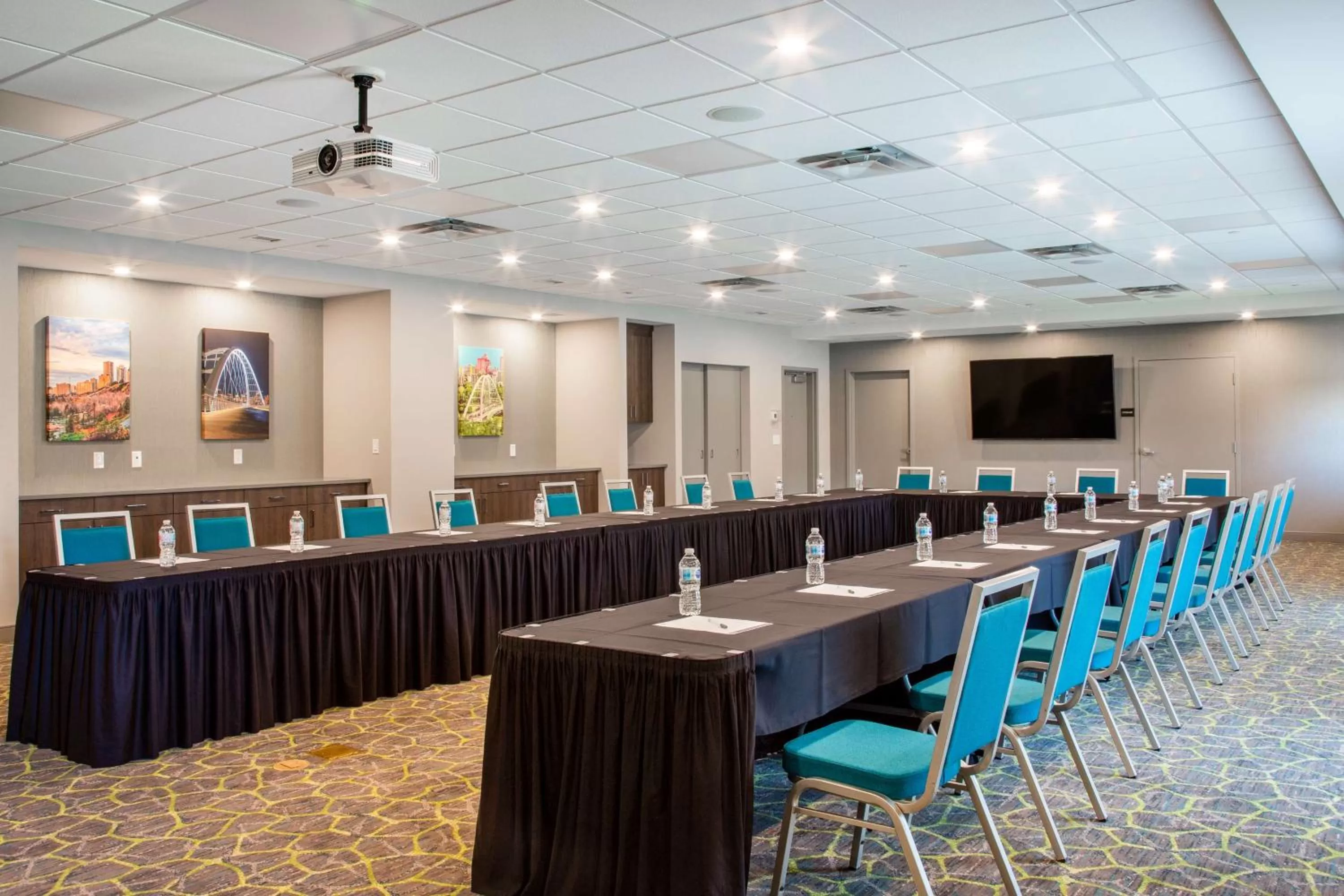 Meeting/conference room in Hampton Inn & Suites Edmonton St. Albert, Ab