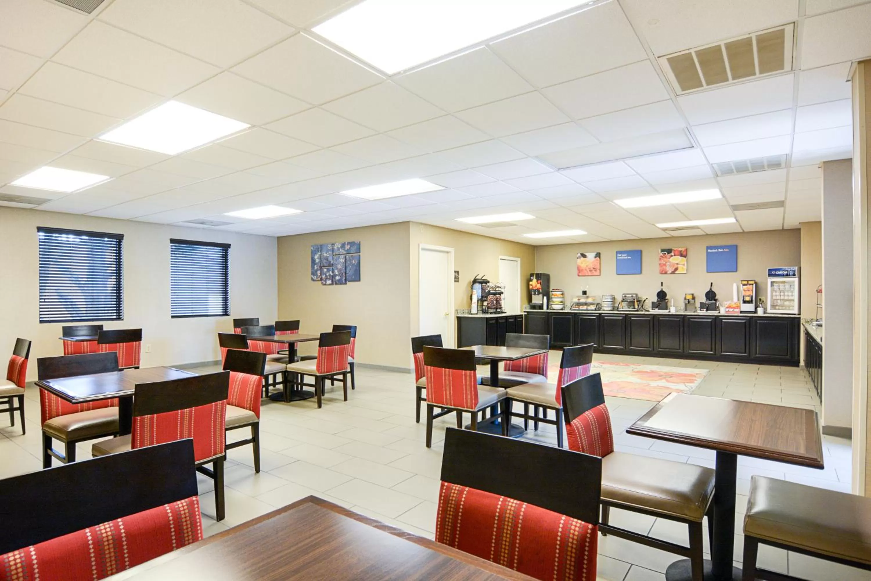 American breakfast in Quality Inn Winchester