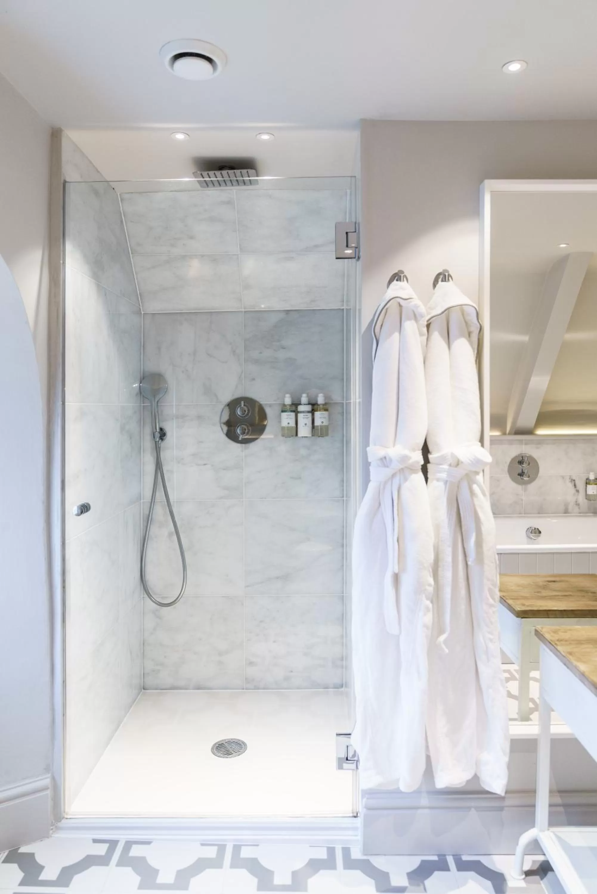 Shower, Bathroom in Penally Abbey Country House Hotel and Restaurant