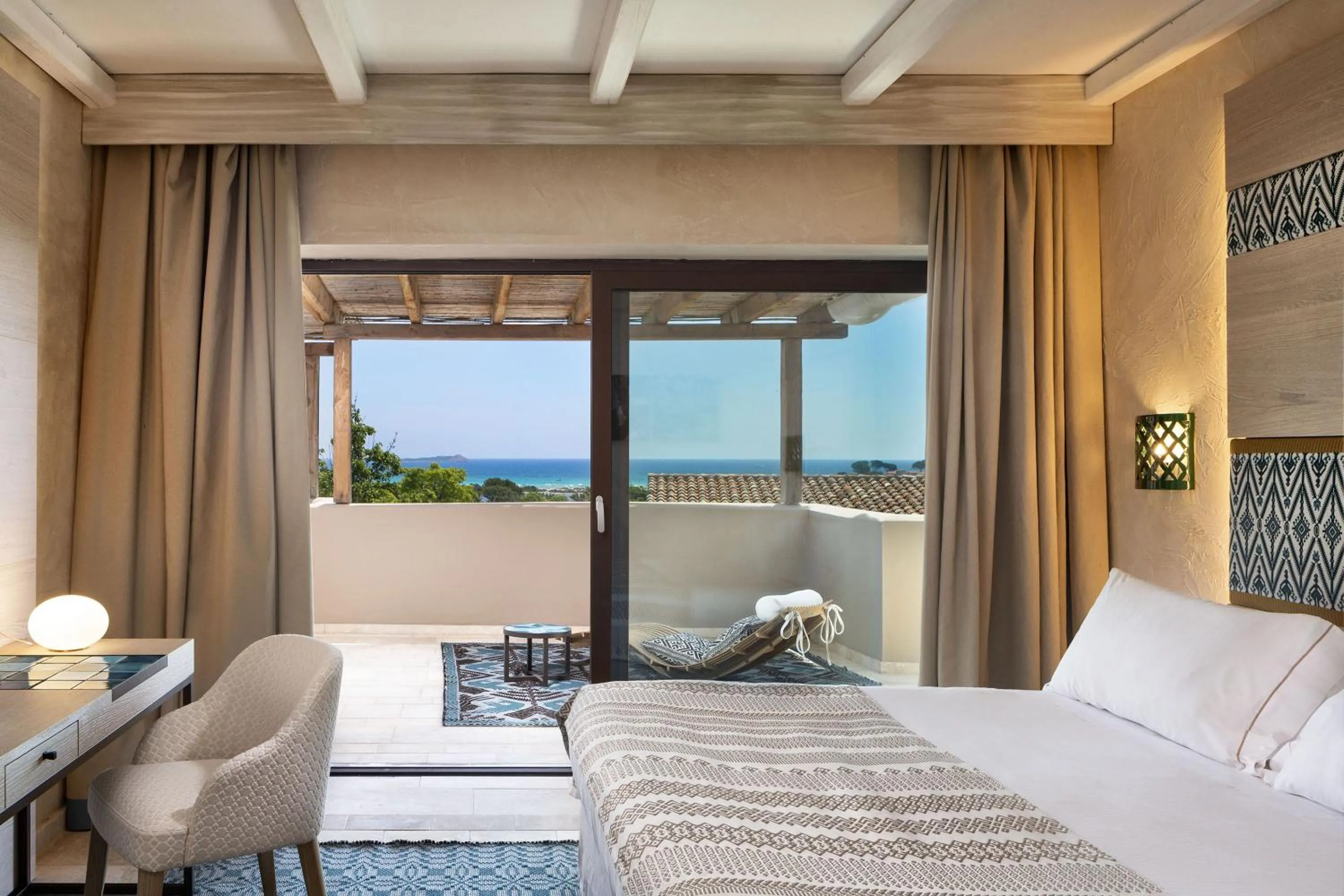 Bedroom, Bed in Baglioni Resort Sardinia - The Leading Hotels of the World