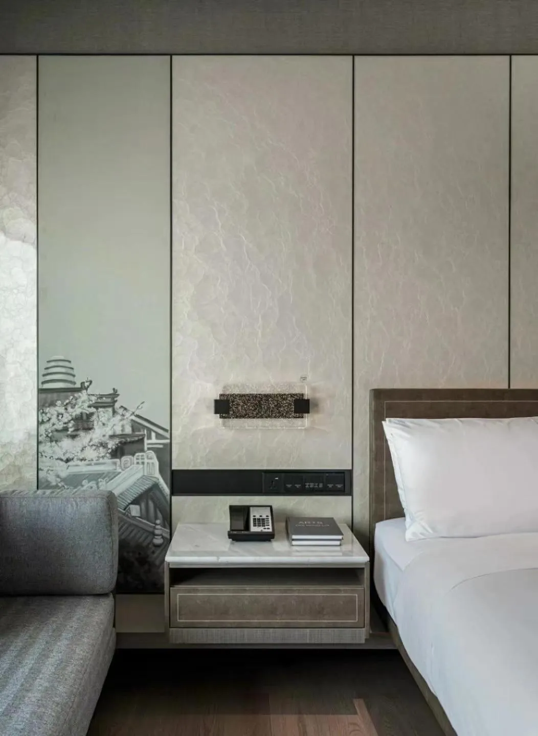 Photo of the whole room, Bed in Wuhan Marriott Hotel Hankou