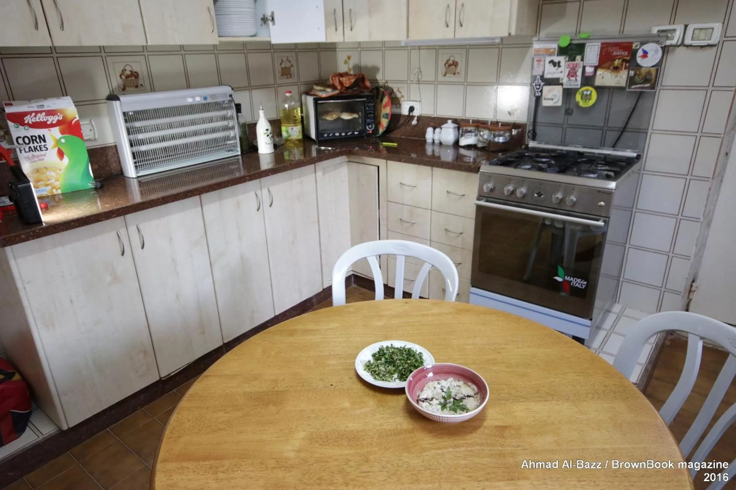 Restaurant/places to eat, Kitchen/Kitchenette in Auberg-Inn Guesthouse
