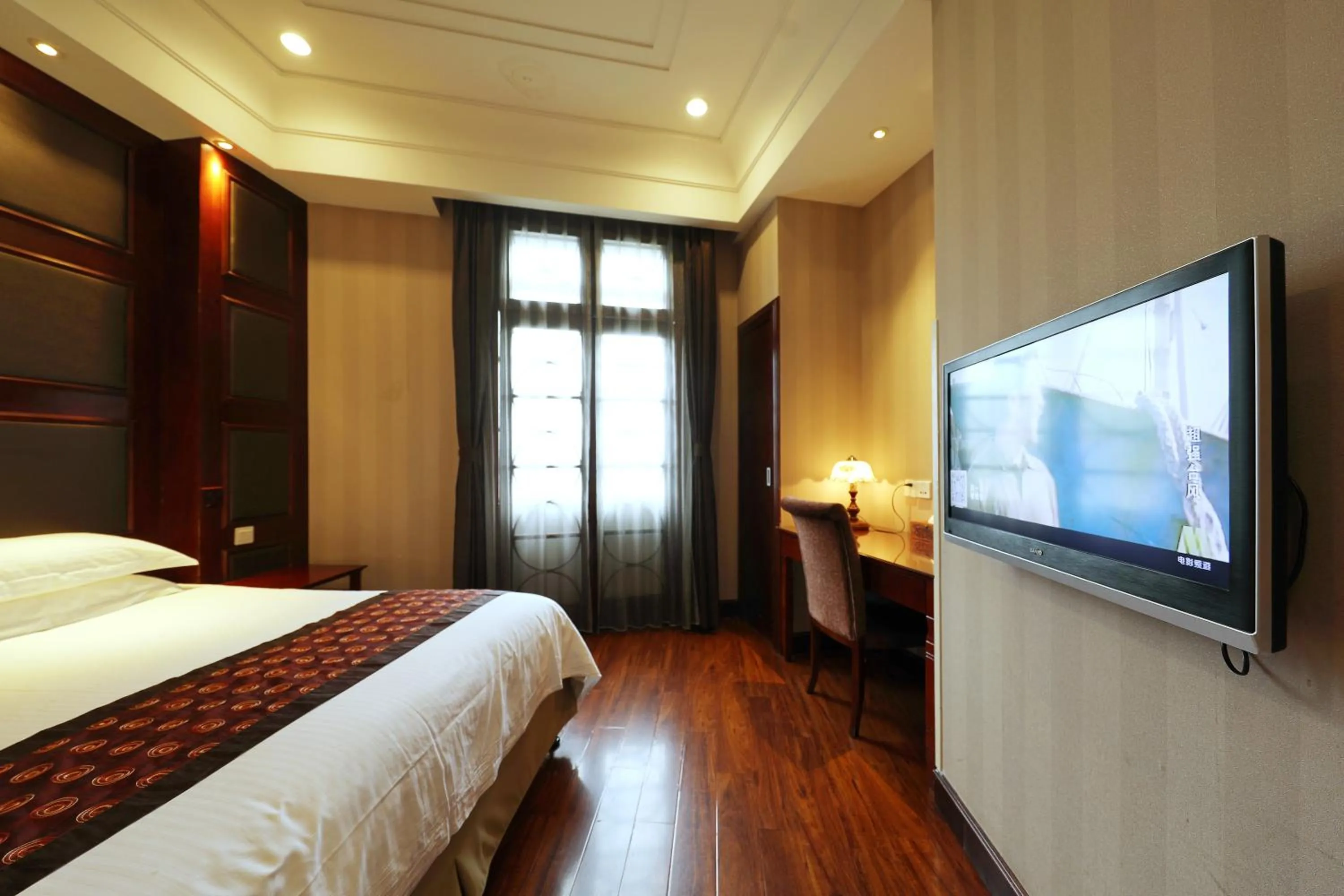 TV and multimedia, Bed in Seventh Heaven Hotel