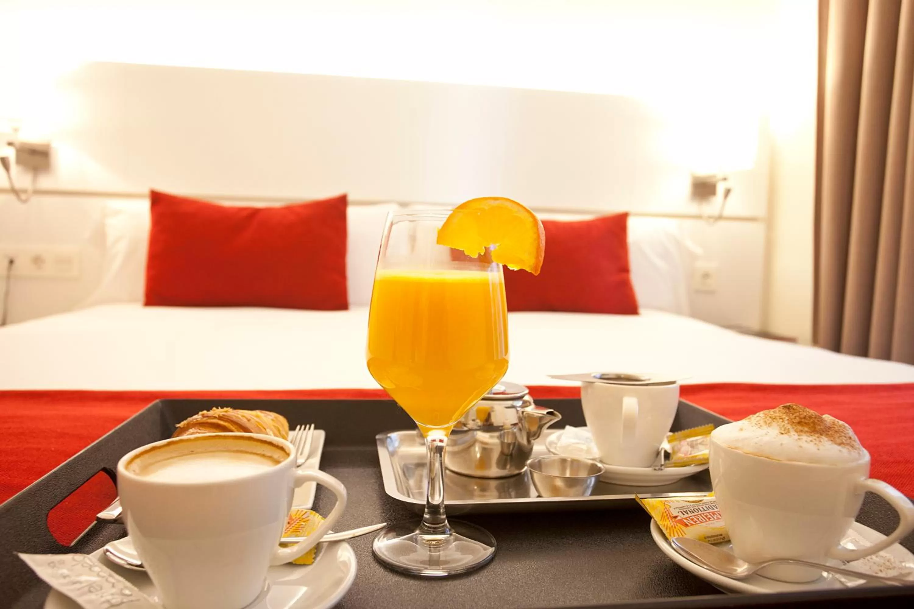 Bed in Hotel Pompaelo Plaza del Ayuntamiento & Spa