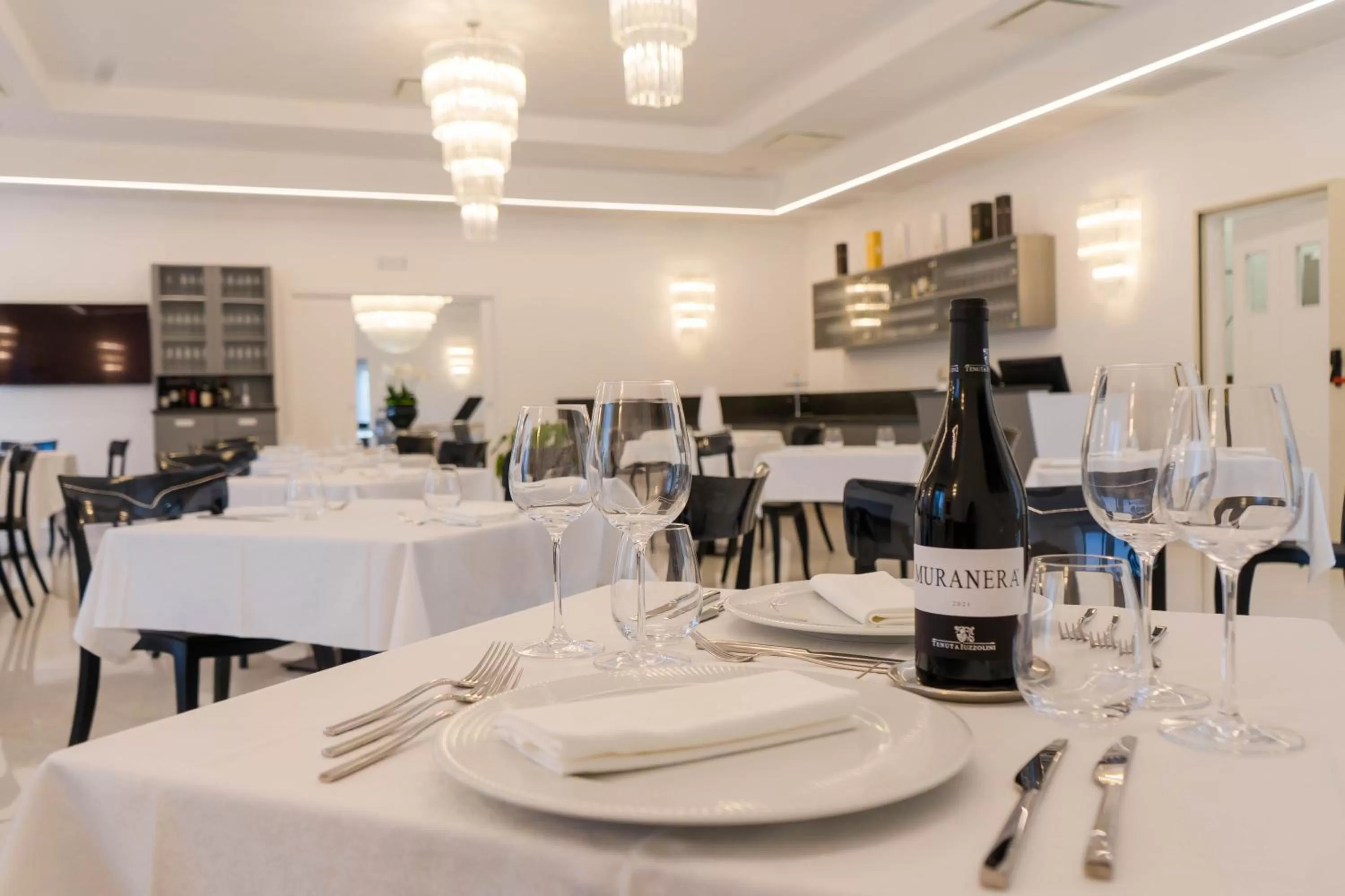 Restaurant/places to eat in PM Hotel