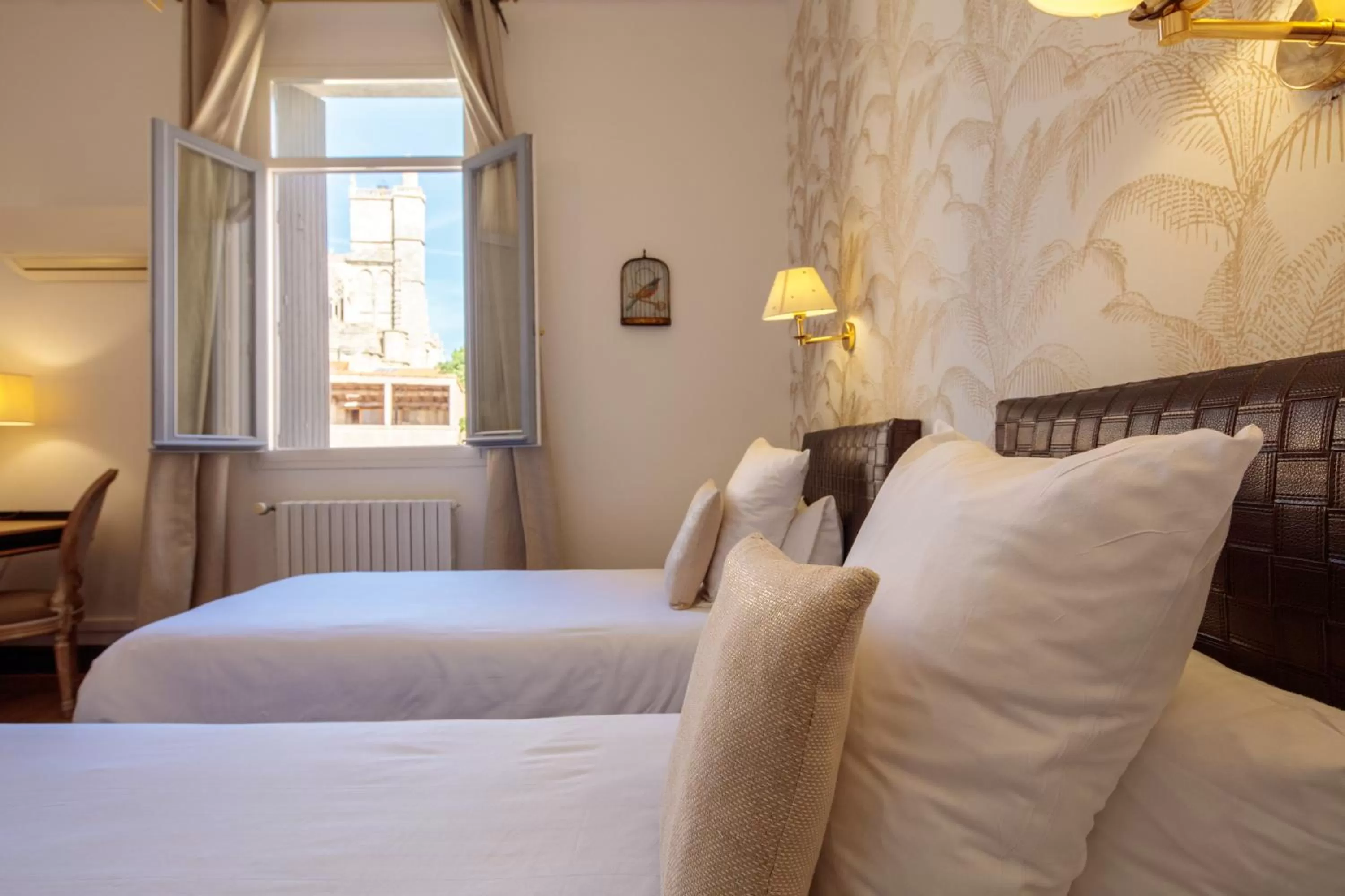 Bedroom, Bed in Hôtel La Résidence