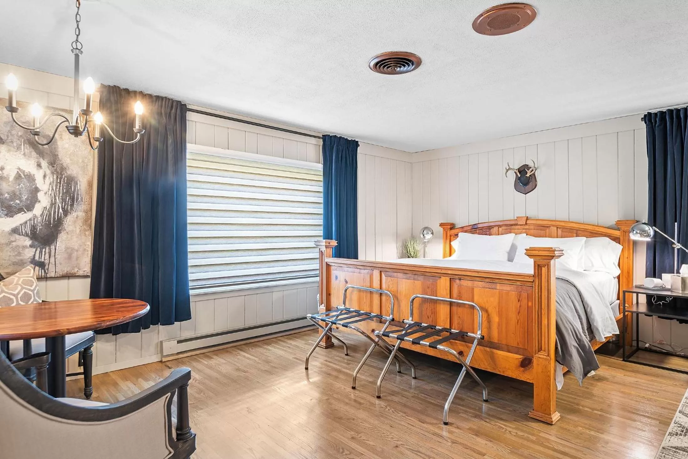 Bed in Black Forest Inn Bed & Breakfast