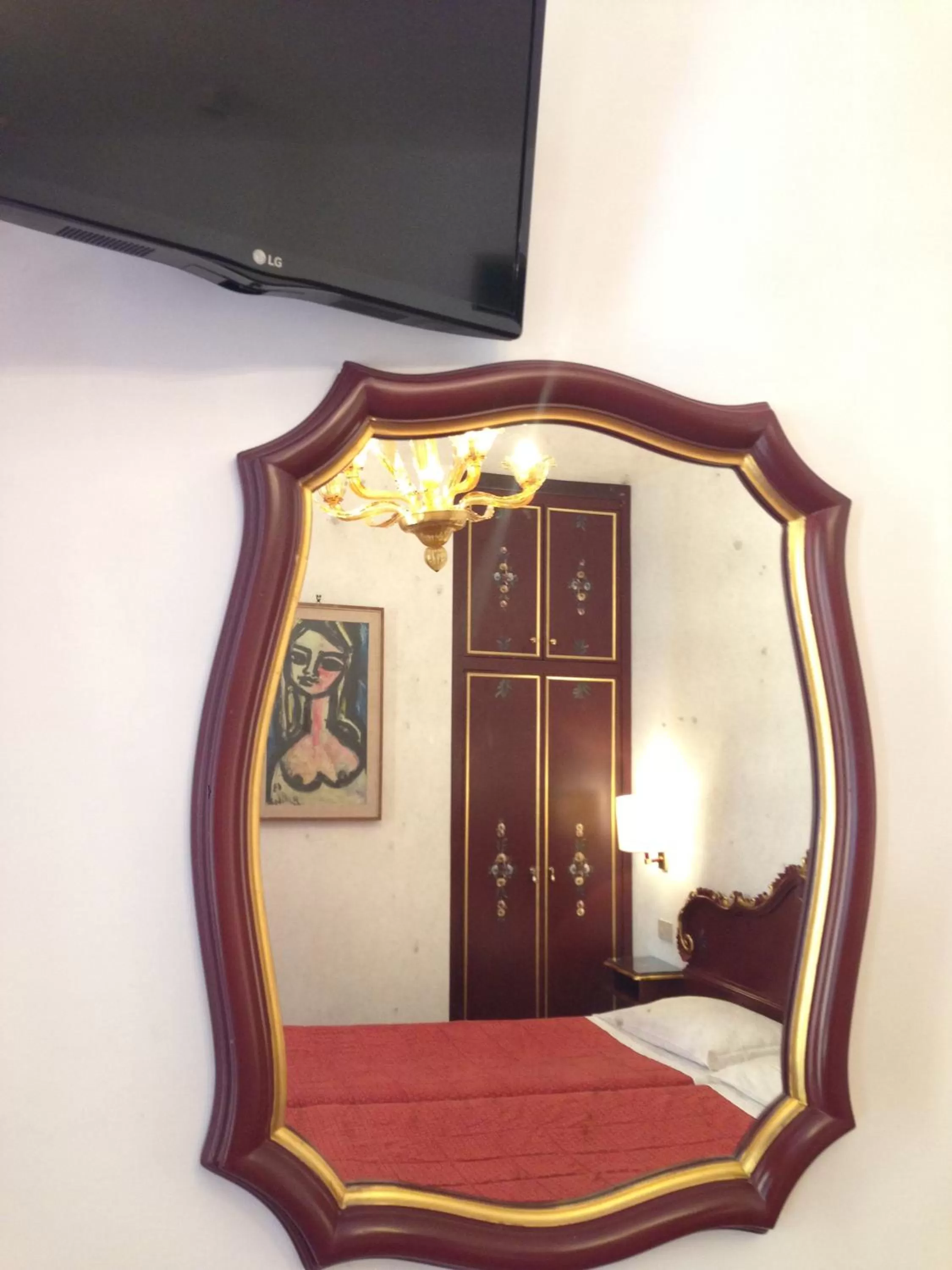 TV and multimedia, Bed in Hotel Serenissima