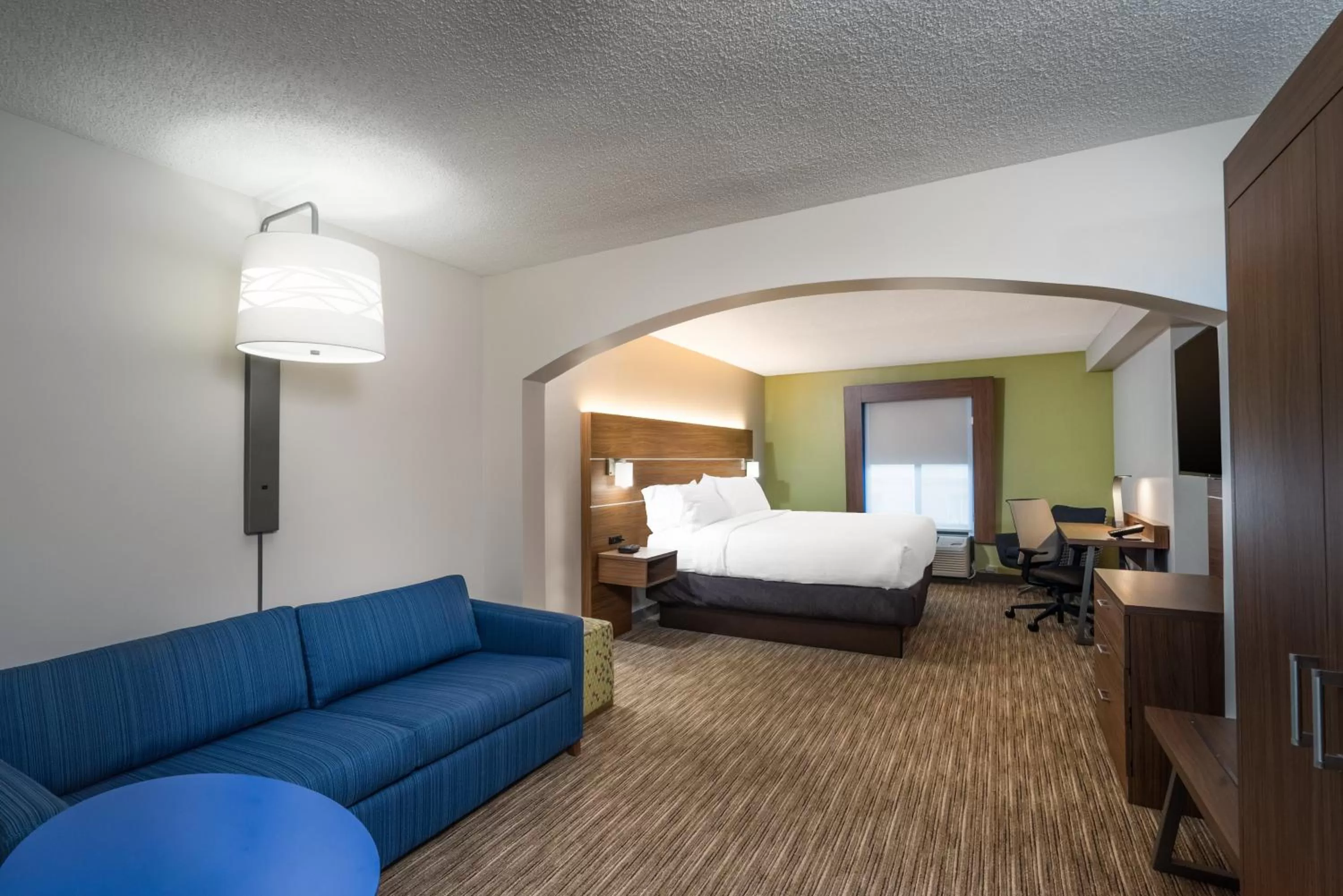Photo of the whole room, Bed in Holiday Inn Express Hotel & Suites Louisville East by IHG