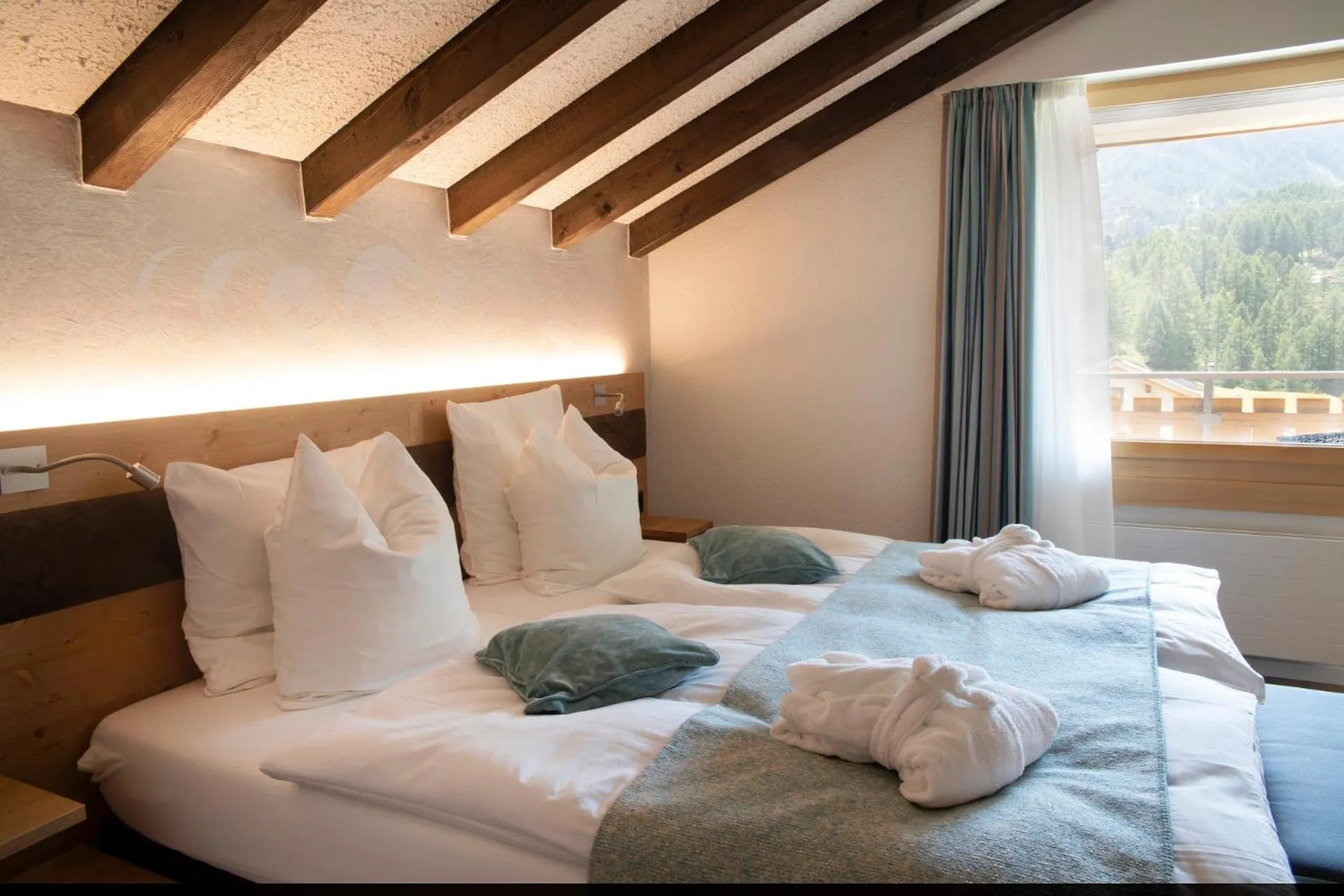 Bedroom, Bed in Hotel Hemizeus & Iremia Spa