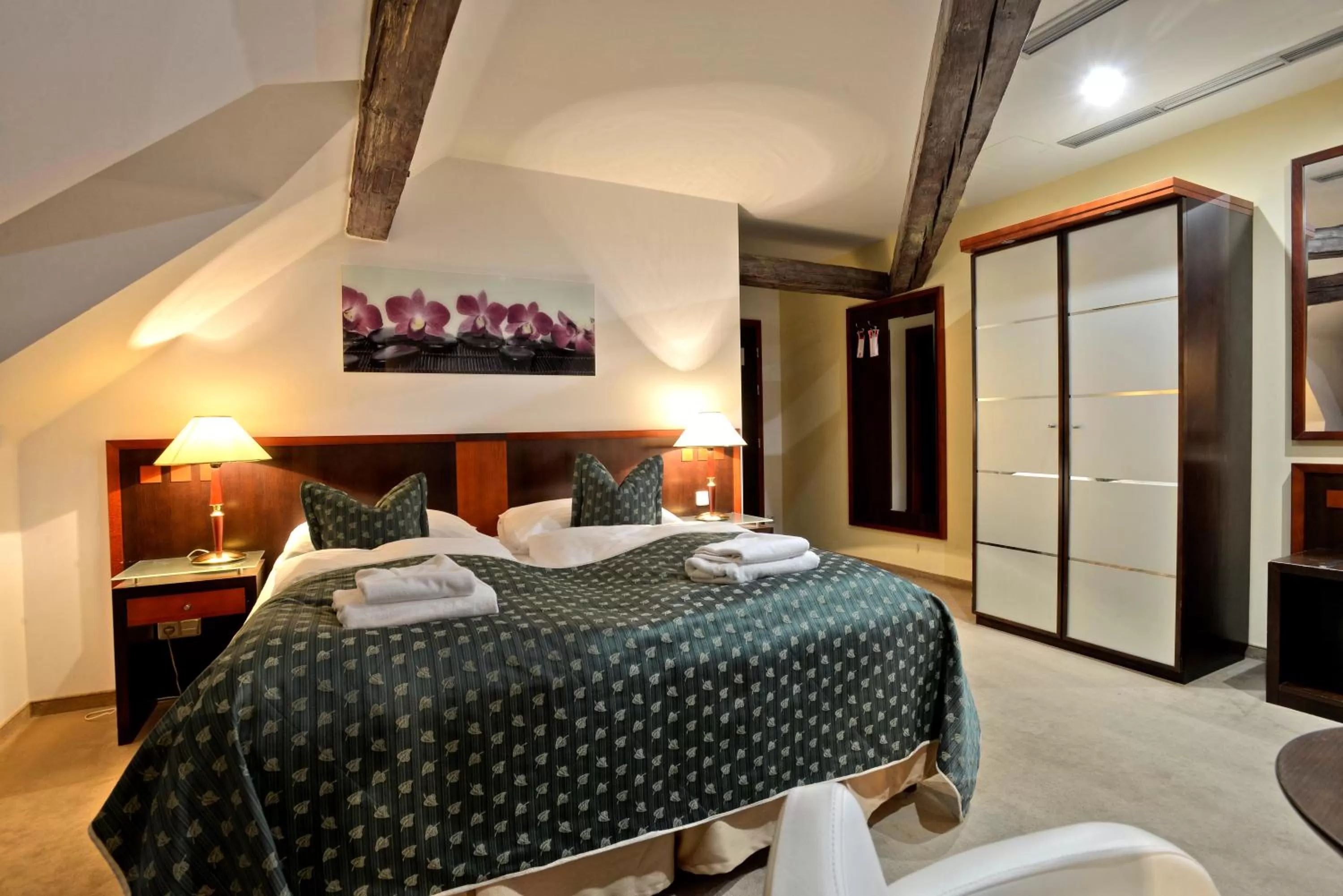 Bedroom, Bed in Hotel Grand