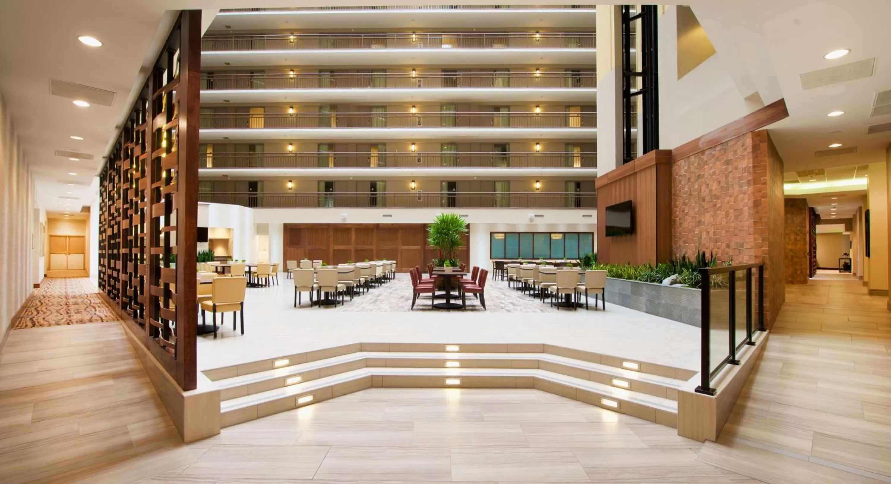 Lobby or reception in Embassy Suites by Hilton Portland Tigard