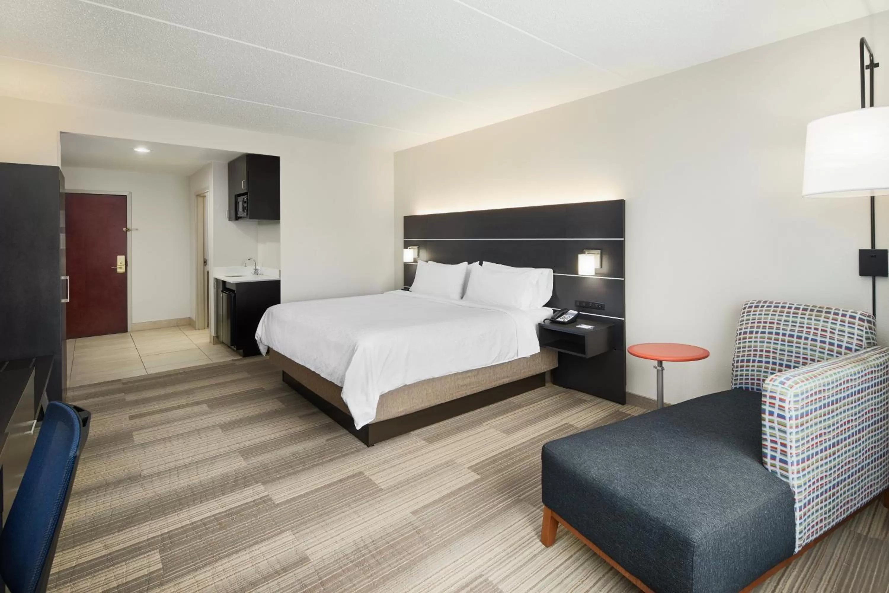 Photo of the whole room, Bed in Holiday Inn Express & Suites - Spartanburg-North by IHG