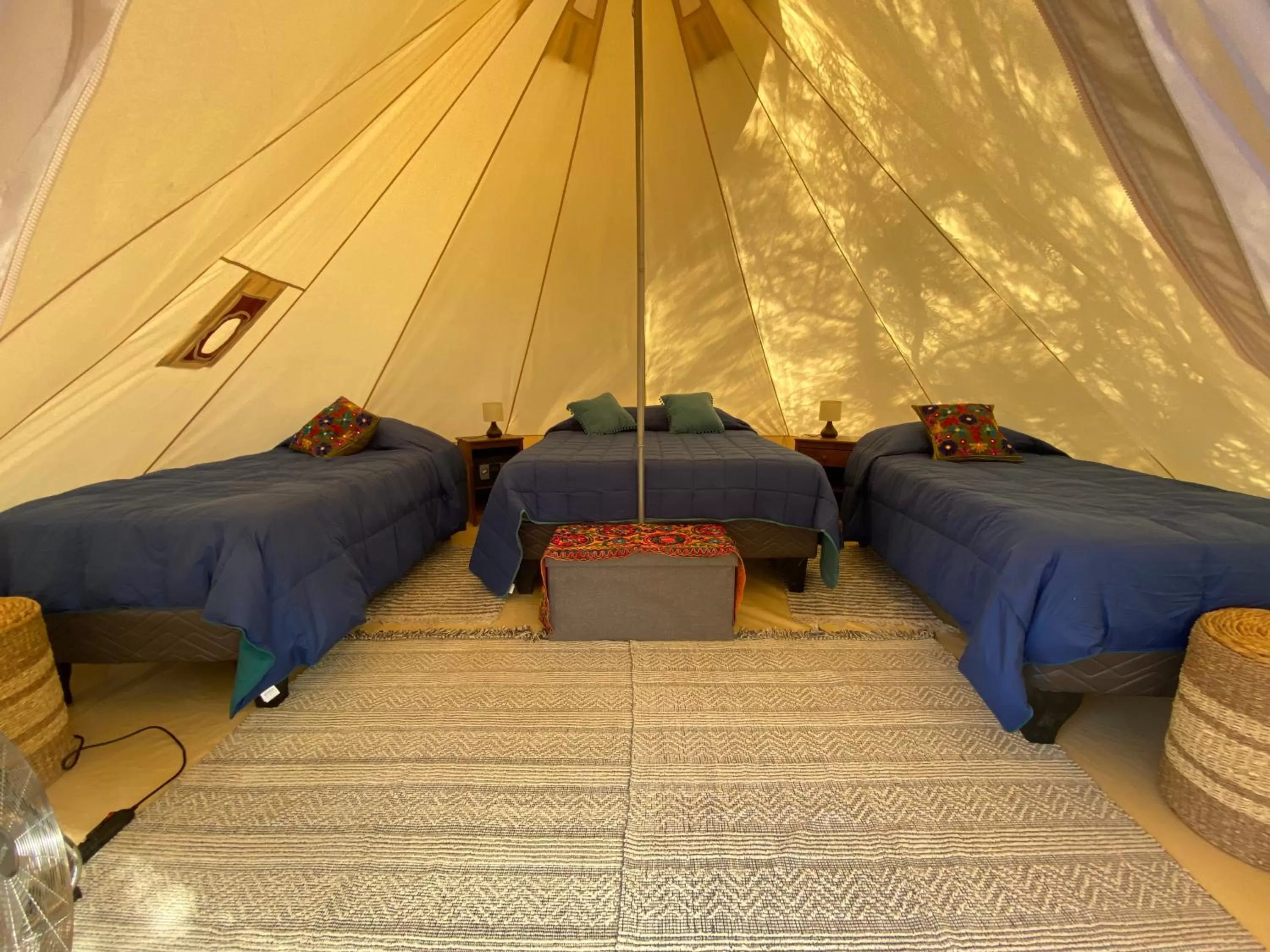 Restaurant/places to eat, Bed in CaminAndes Hostal