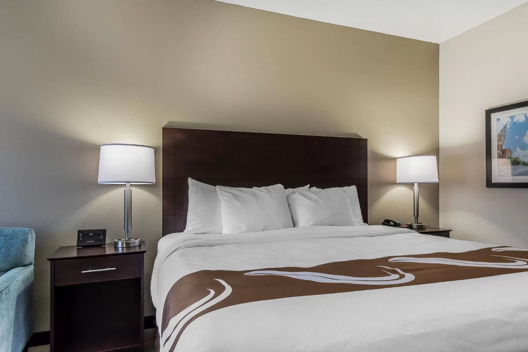 Bed in Quality Inn Pleasant View