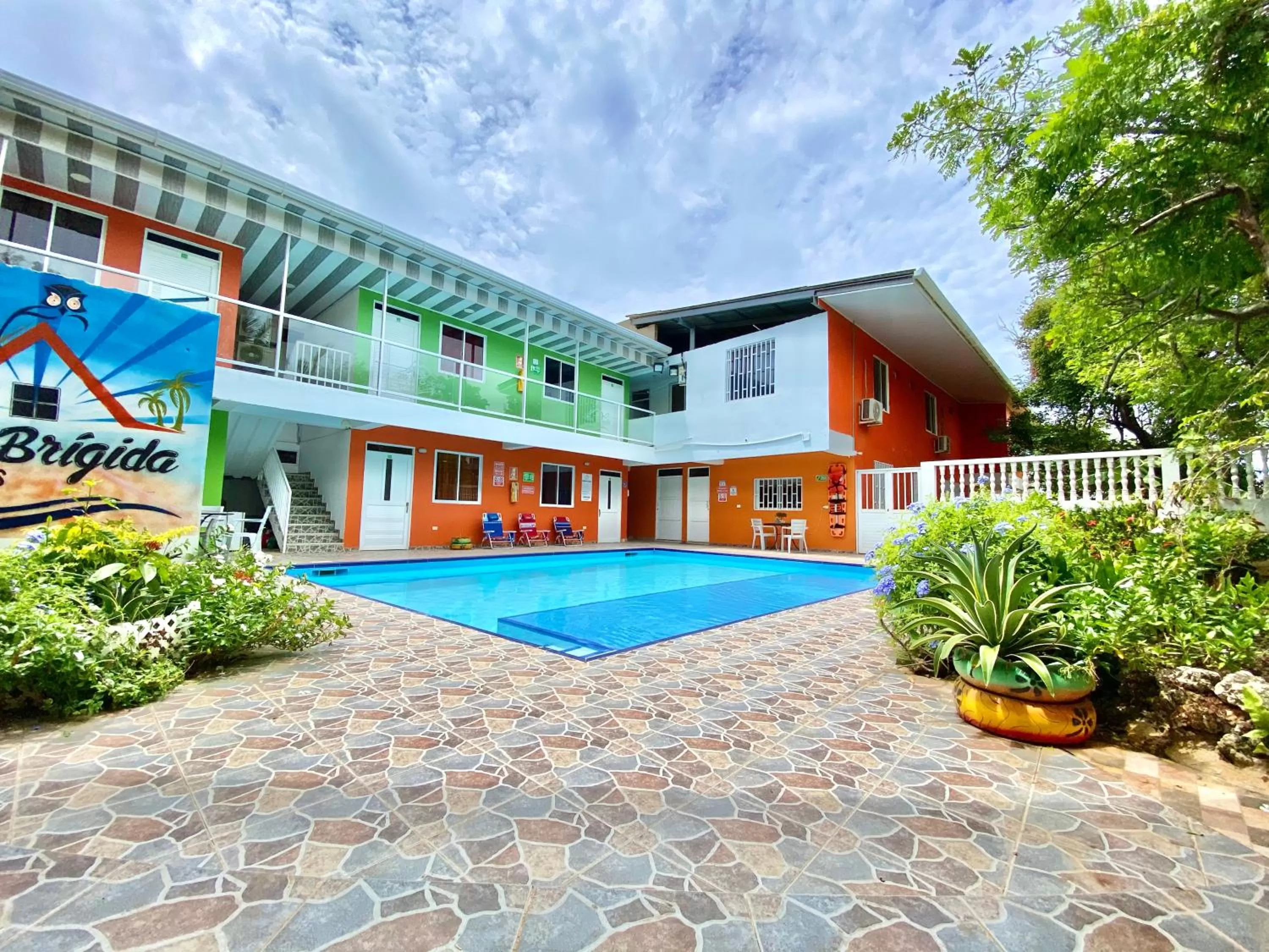 Swimming pool, Property Building in Apartamento Miss Brigida