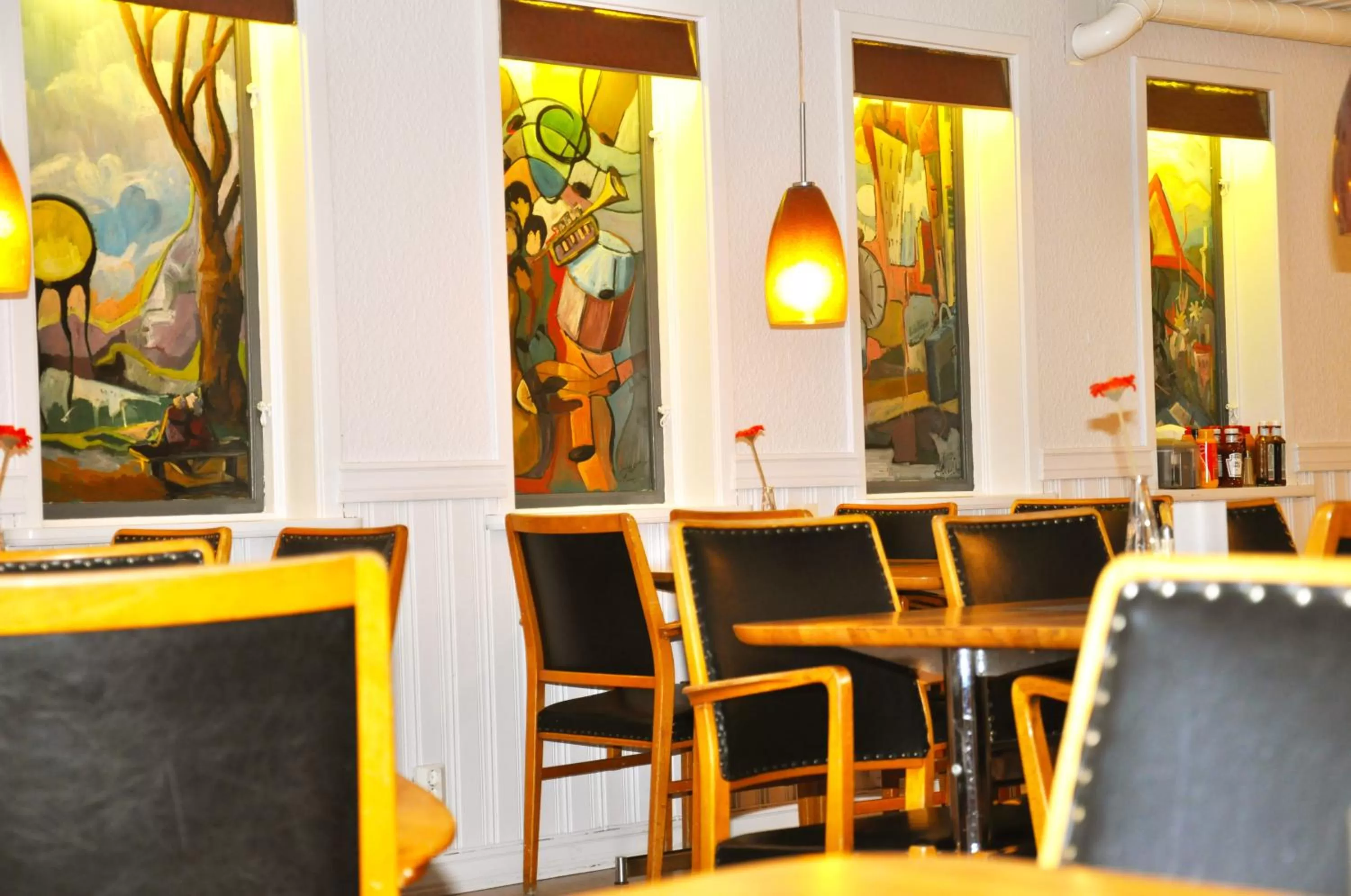 Restaurant/places to eat in Sjögestad Motell