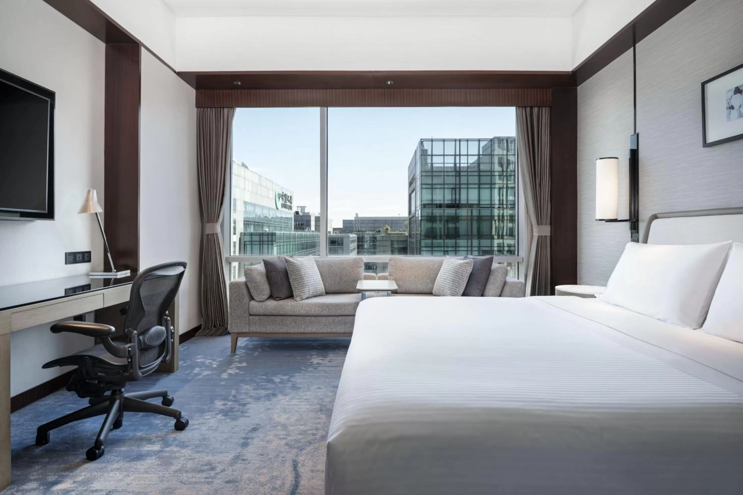 Photo of the whole room, Bed in The Westin Beijing Financial Street