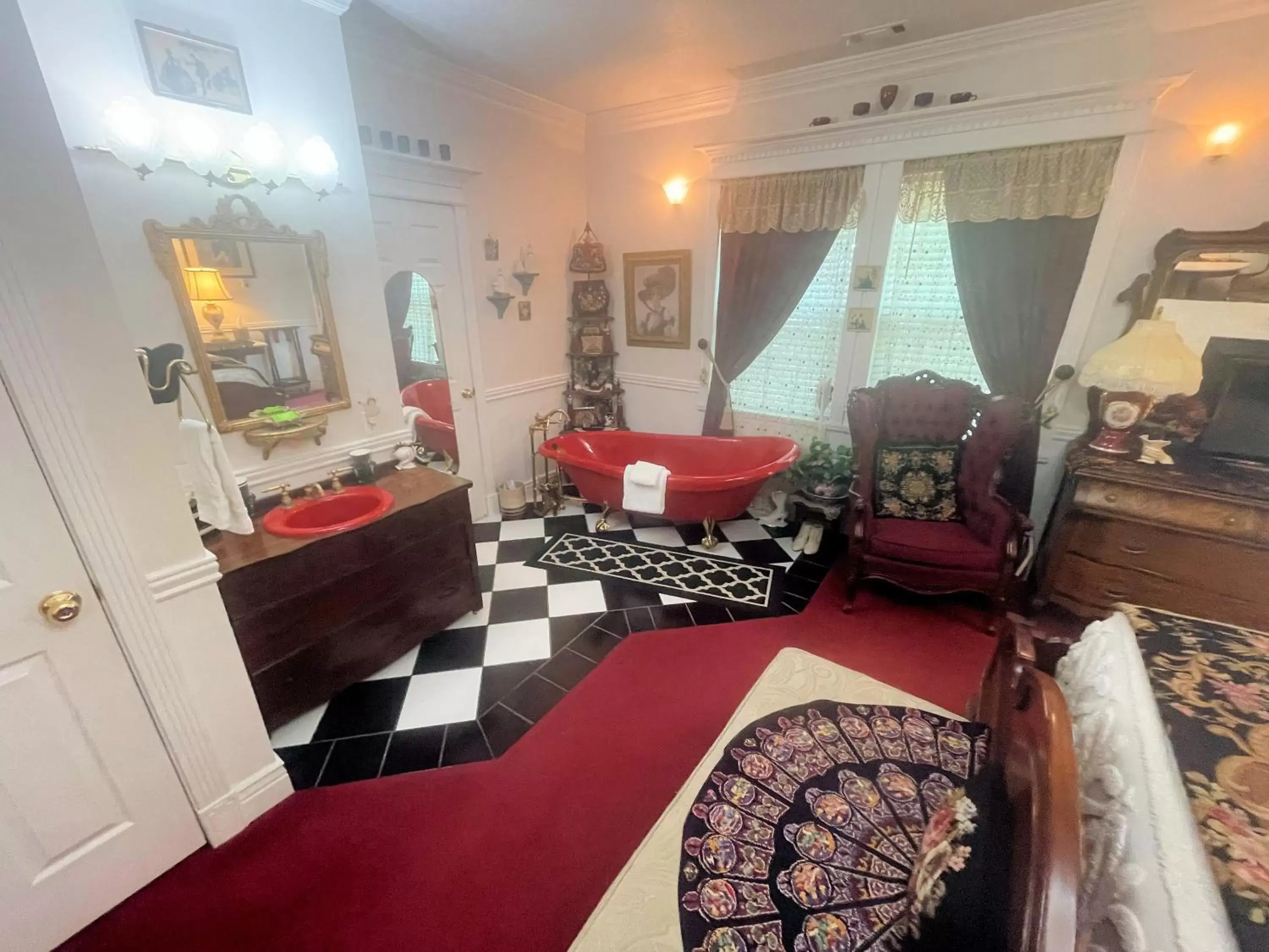 Deluxe Double Room with Balcony in Big Yellow Inn Deluxe Double Room with Balcony in Big Yellow Inn