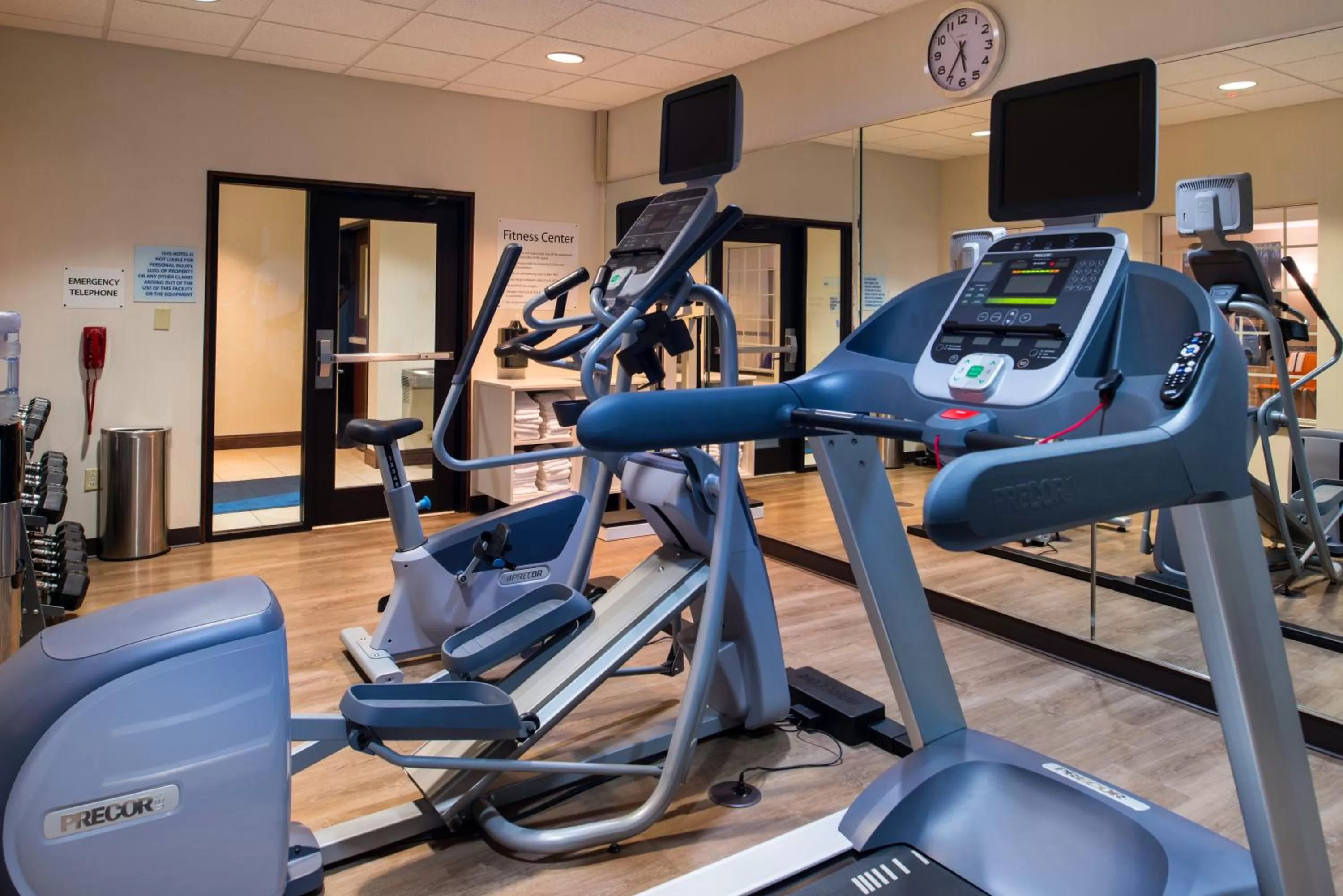 Fitness centre/facilities in Holiday Inn Express & Suites Pittsburg by IHG