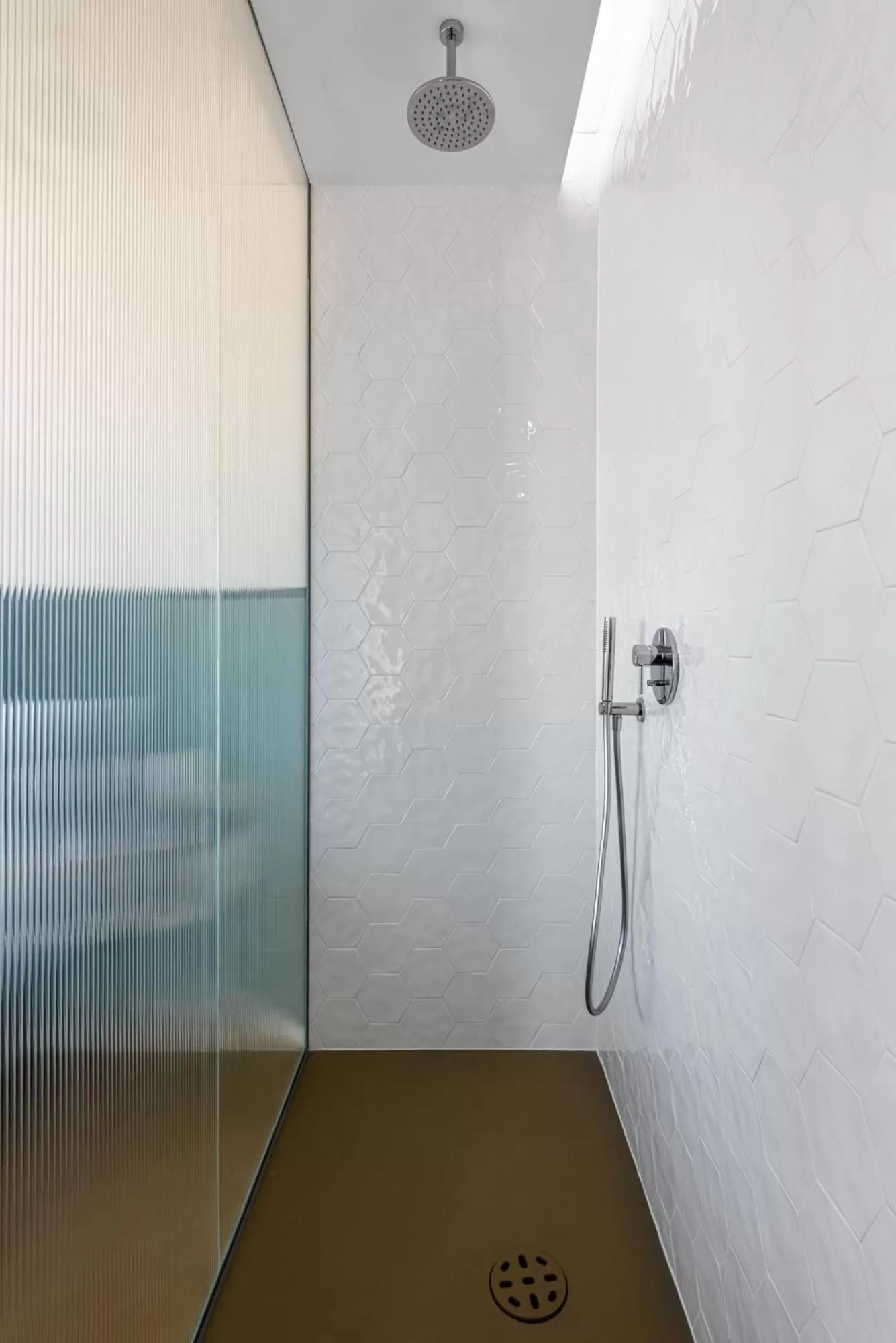 Shower in Open Hotel