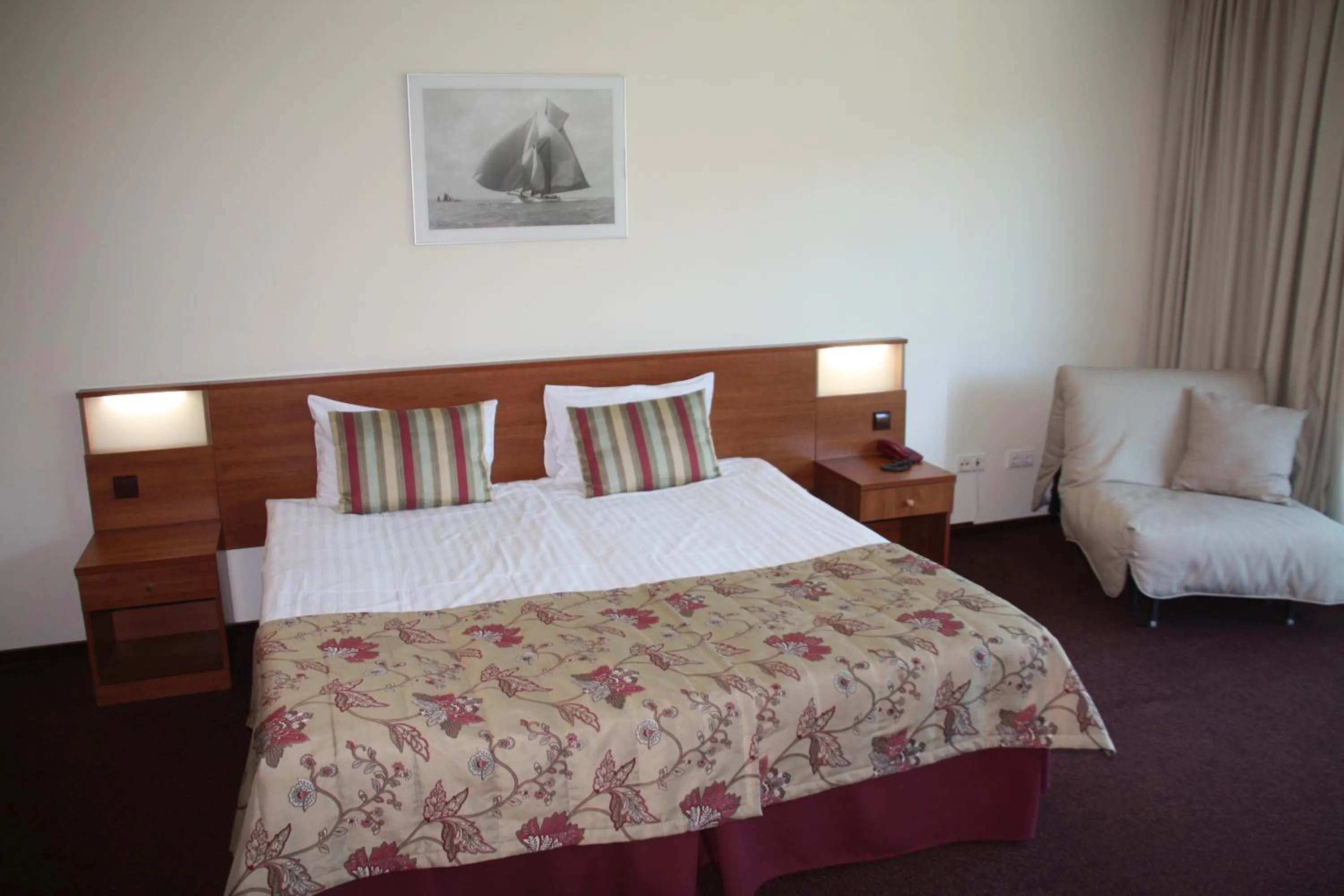 Photo of the whole room, Bed in Meduza Hotel