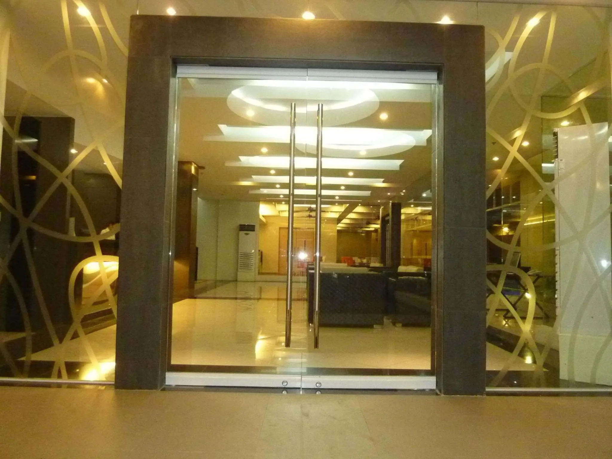 Facade/entrance in Circle Inn - Iloilo City Center