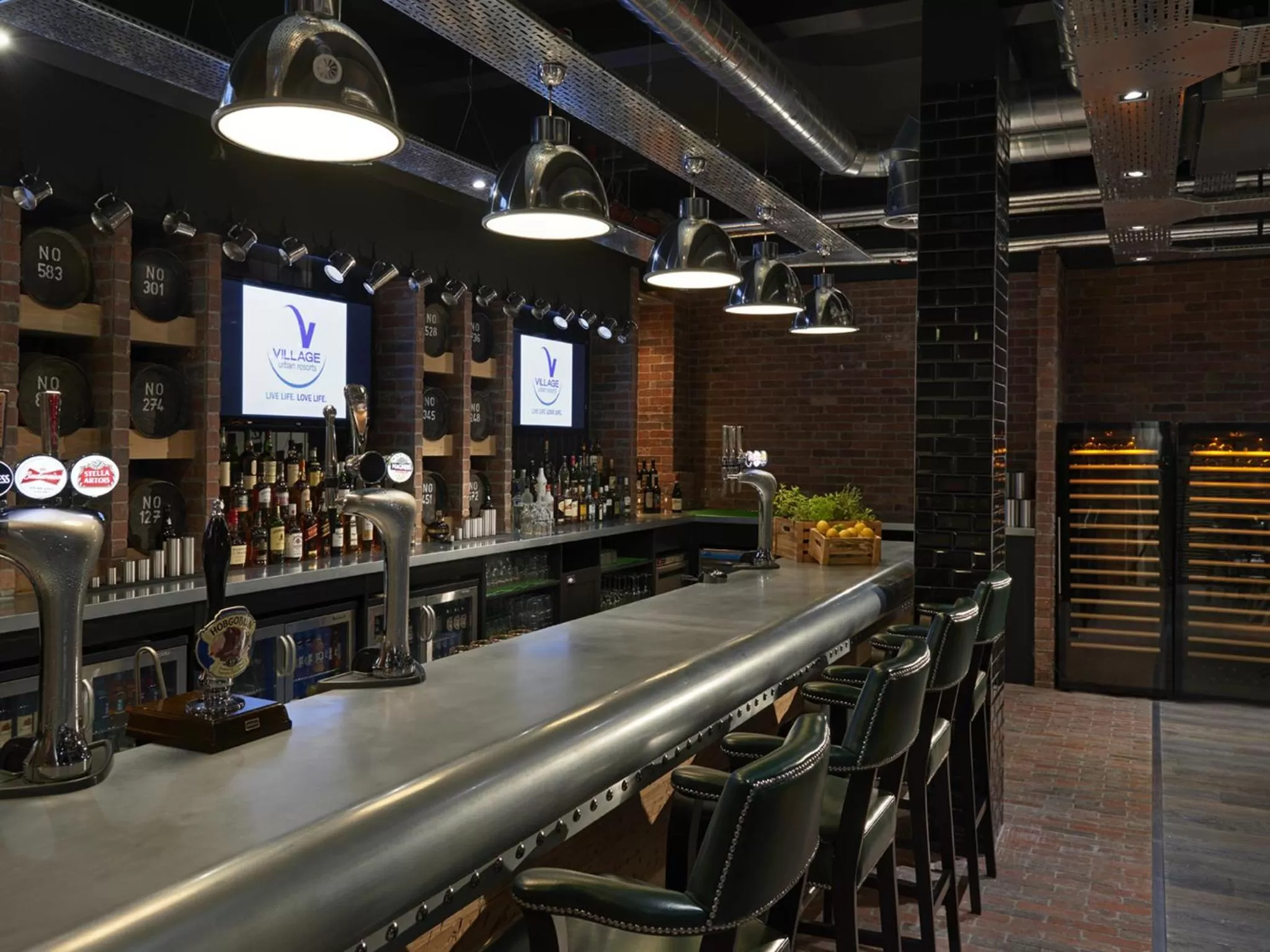 Lounge or bar in Village Hotel Edinburgh