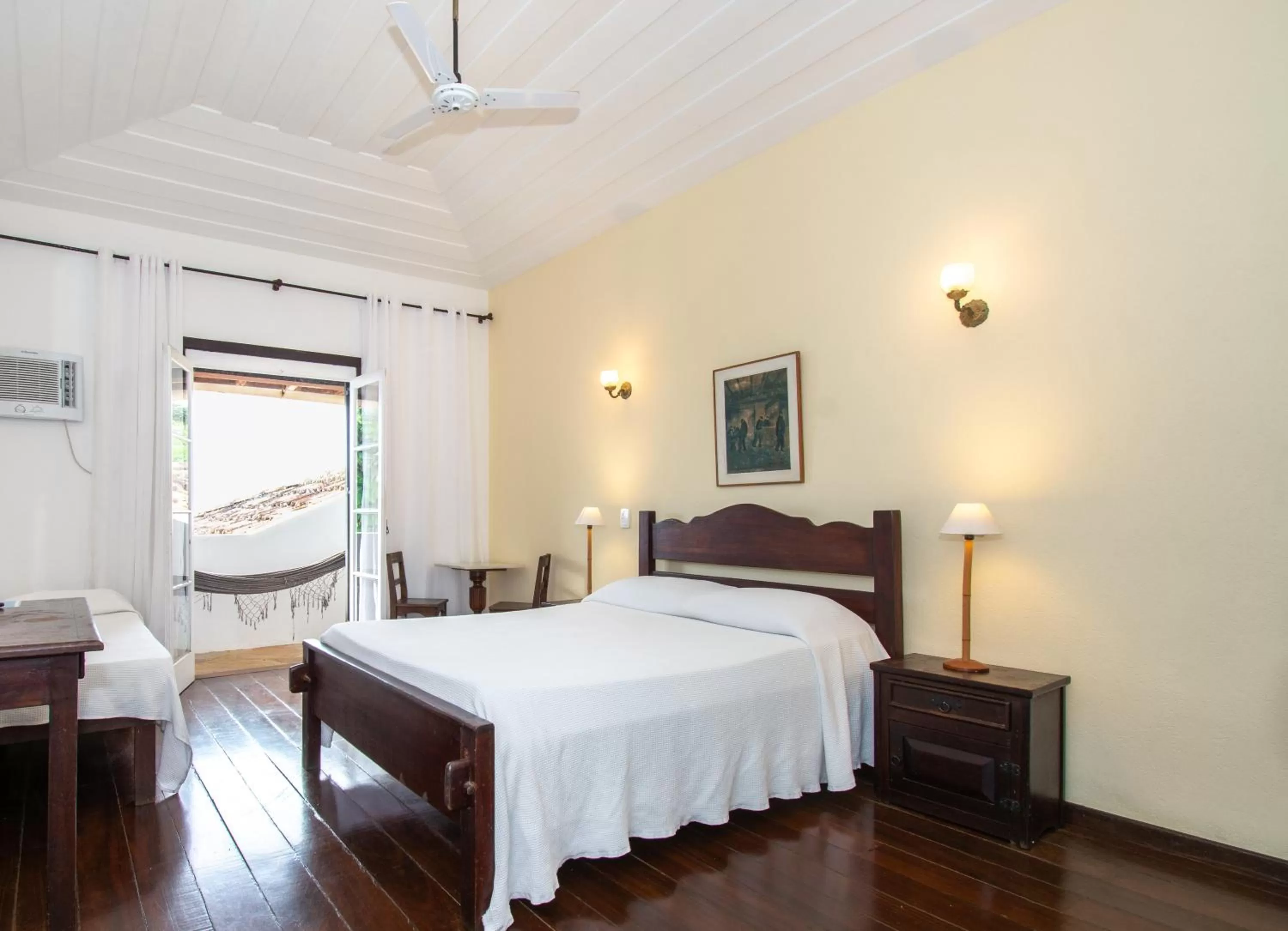 Photo of the whole room, Bed in Pousada Afrika