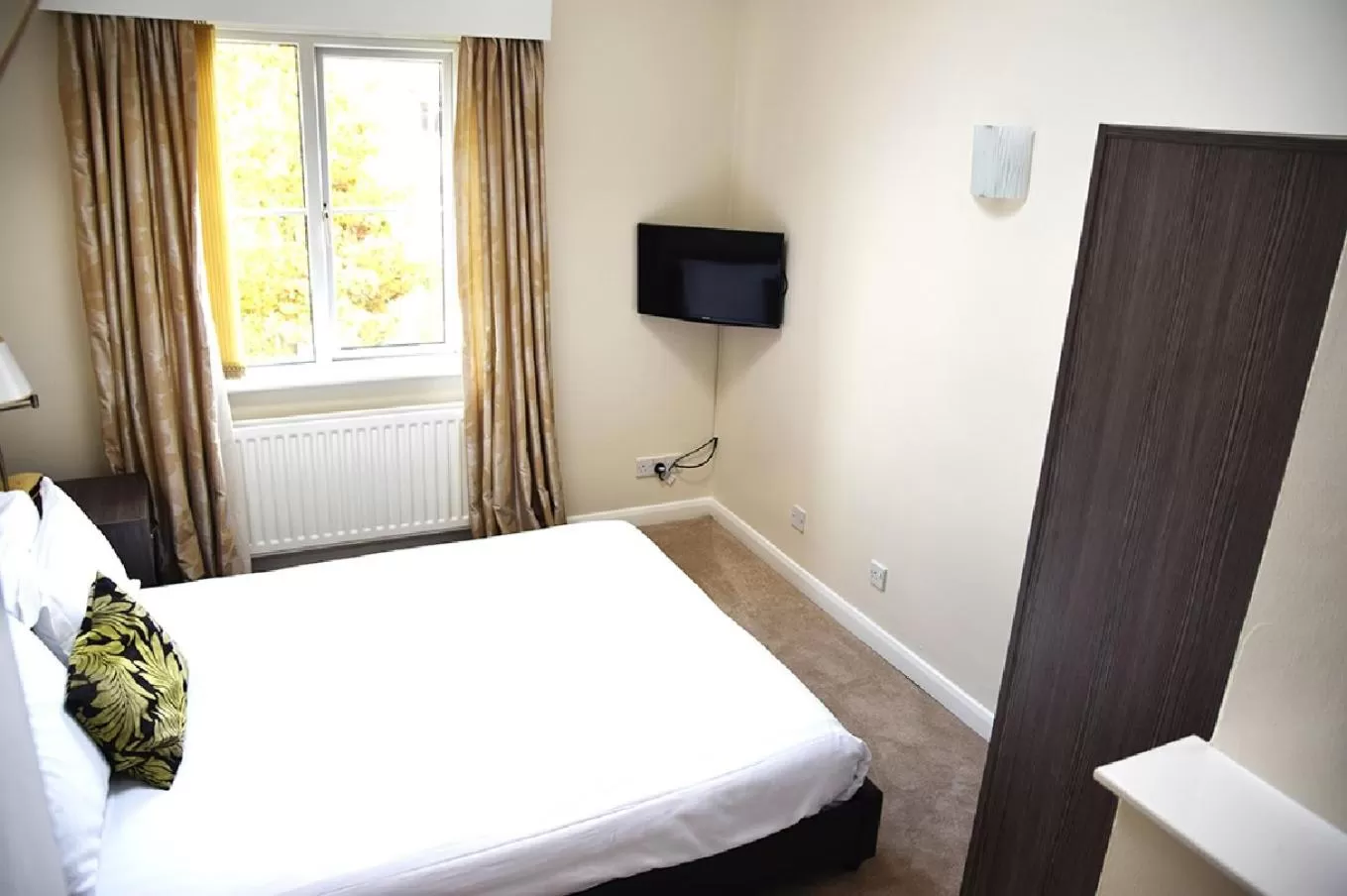 Bed in Parkmore Hotel & Leisure Club, Sure Hotel Collection by BW