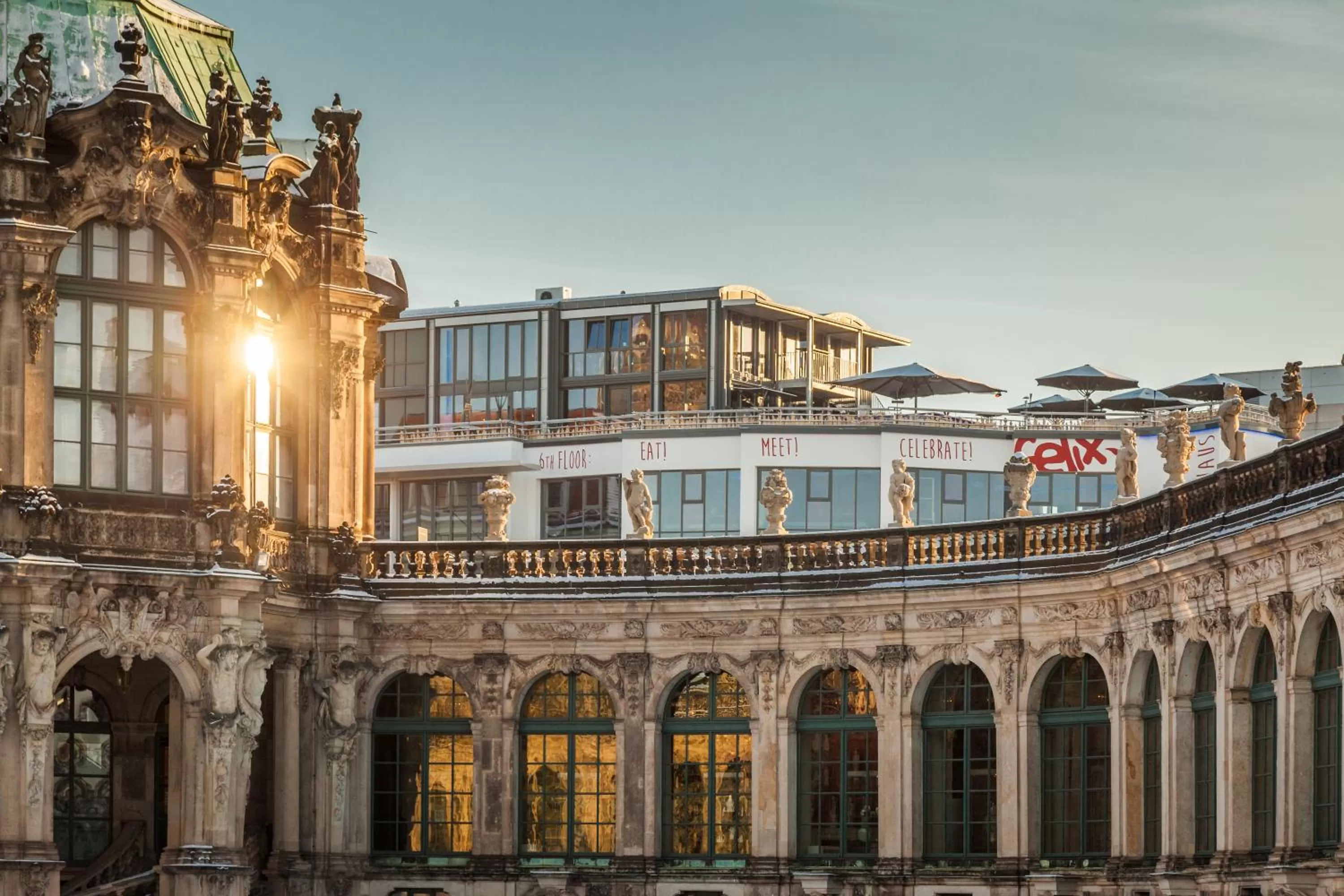 Facade/entrance, Property Building in Felix Suiten am Zwinger