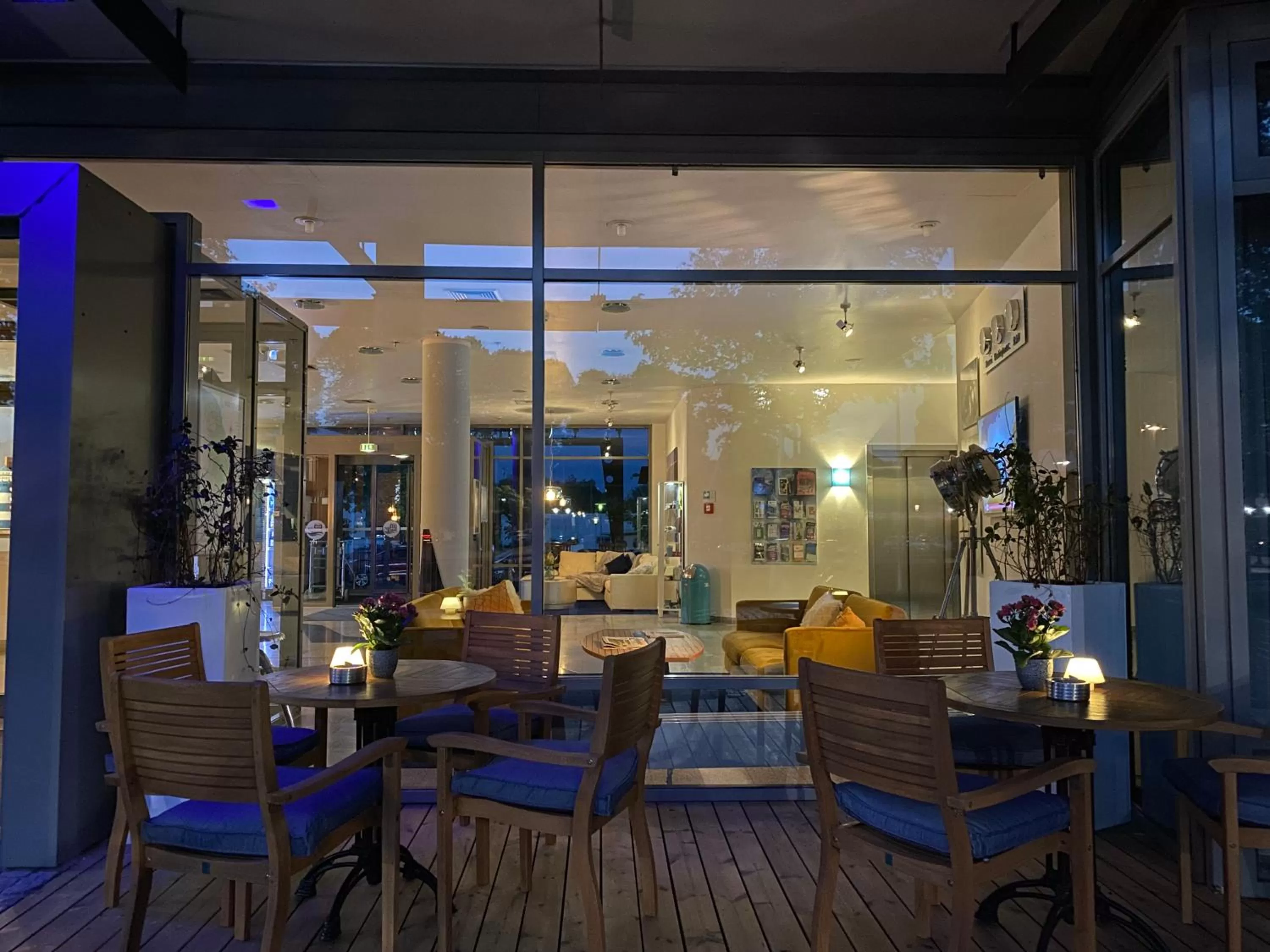 Balcony/Terrace, Restaurant/Places to Eat in Hotel Stadthafen Stade