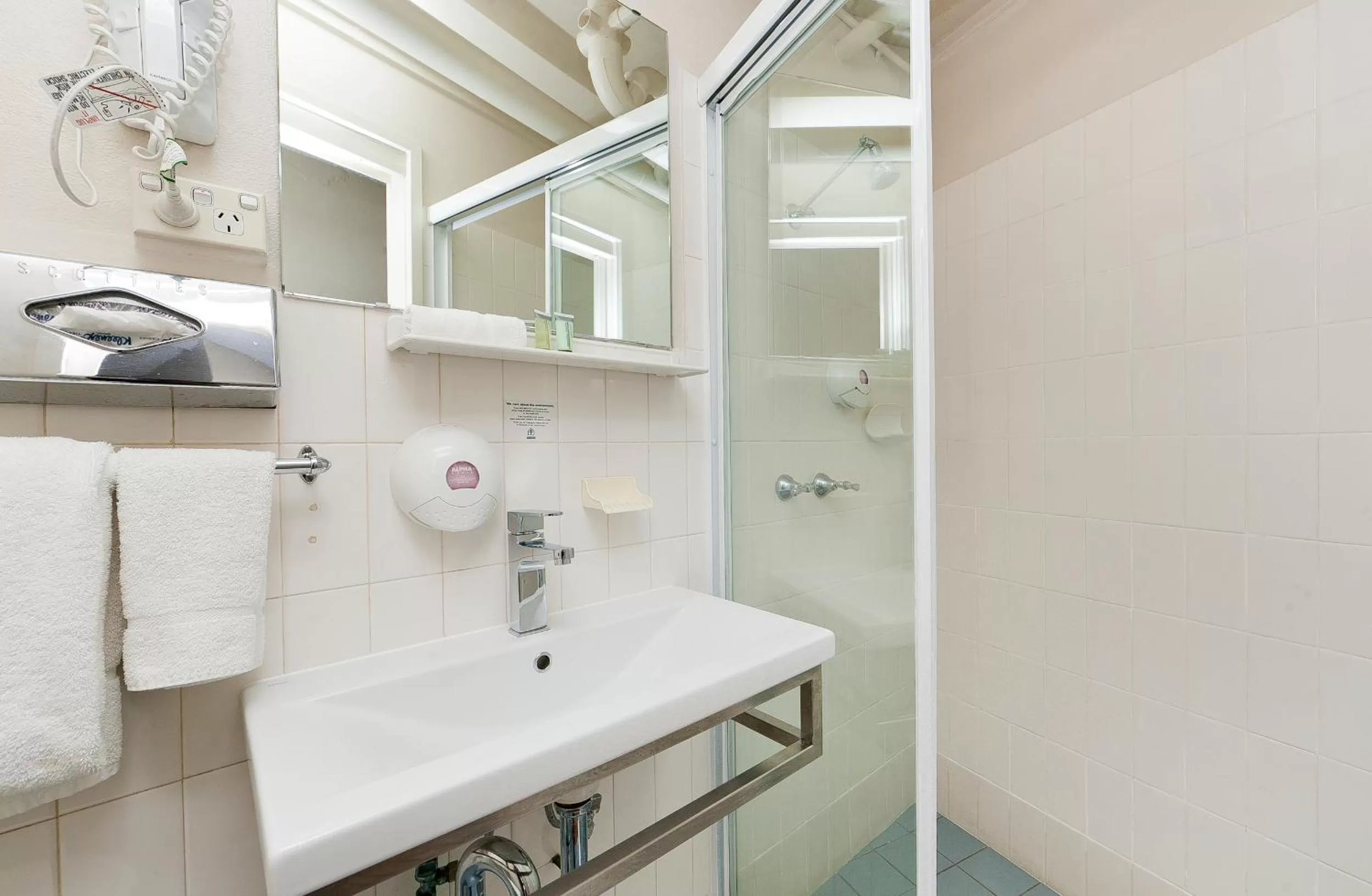 Bathroom in Forrest Hotel & Apartments