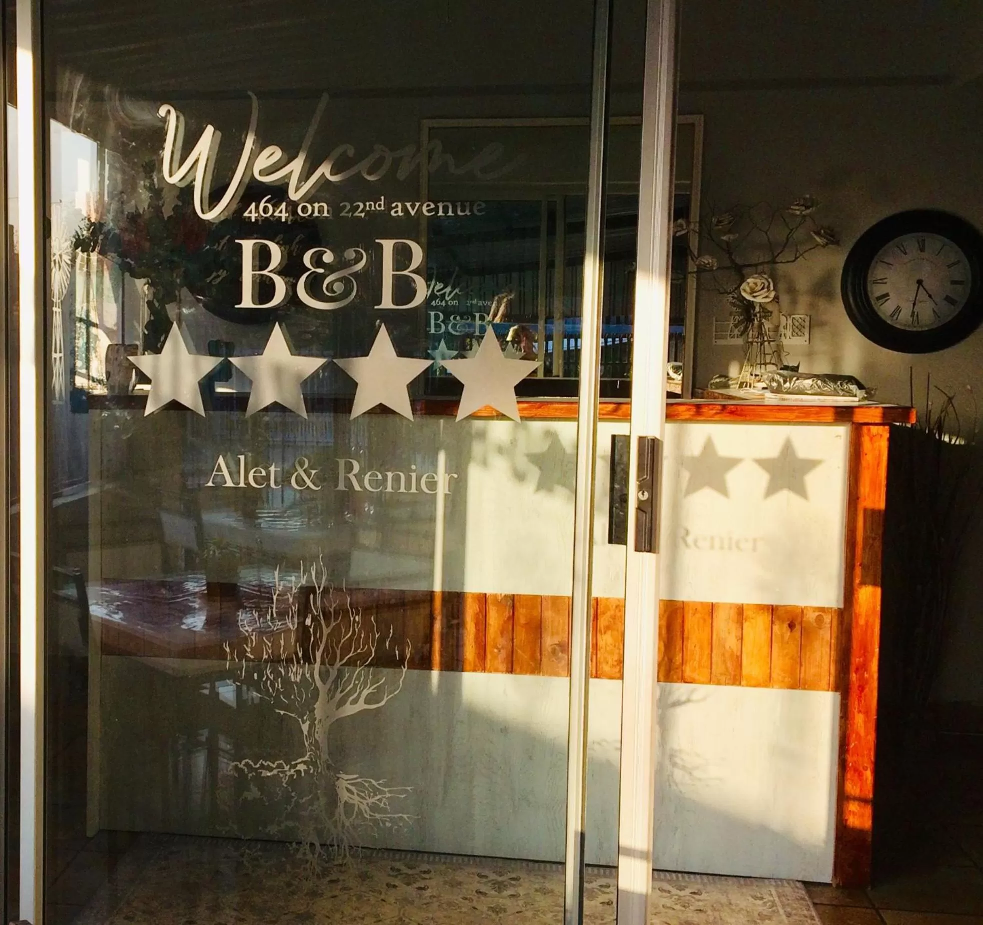 Property logo or sign in B&B 464 on 22nd Ave