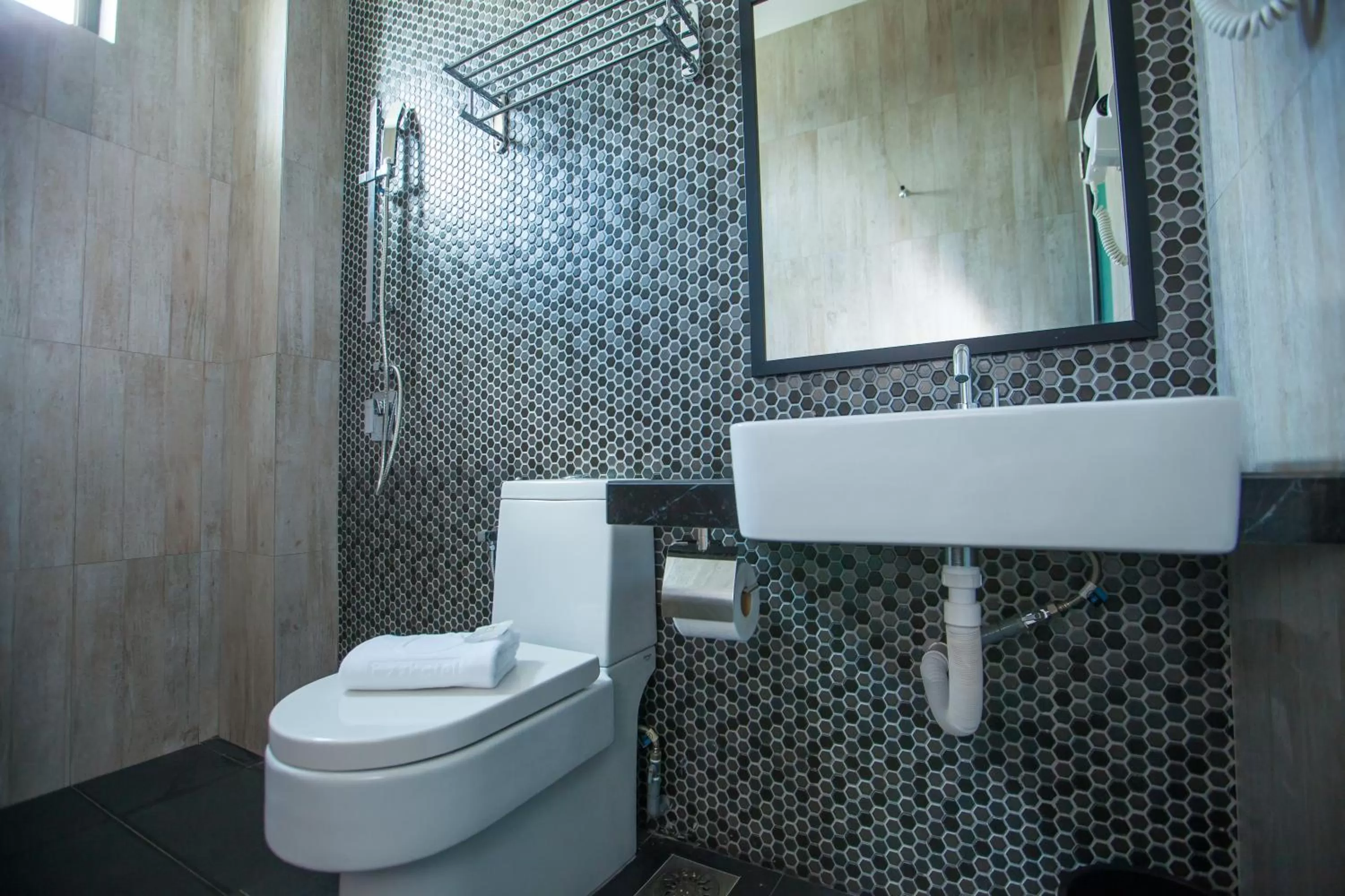 Family in Bzz Hotel Skudai