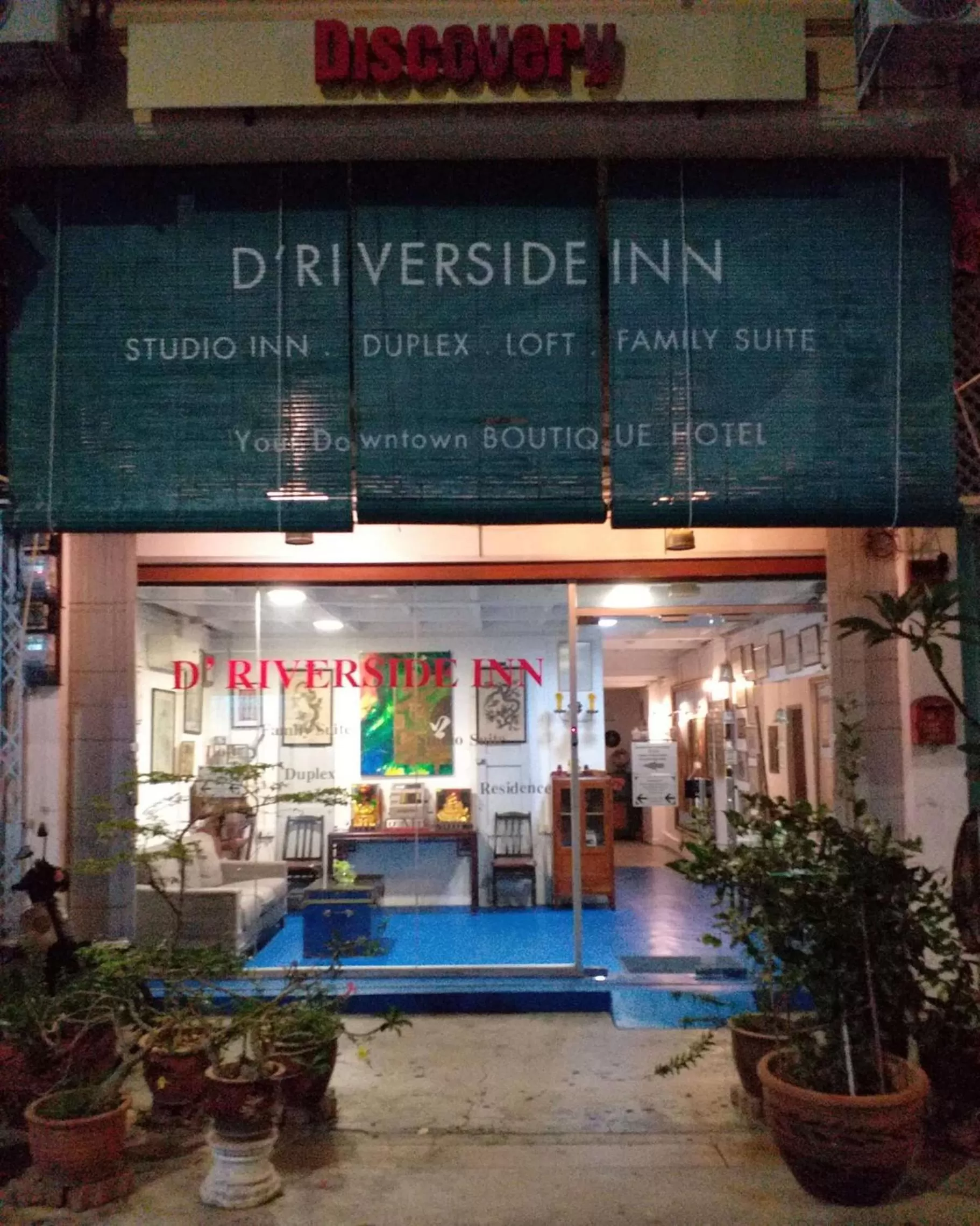 Facade/entrance in D Riverside Inn