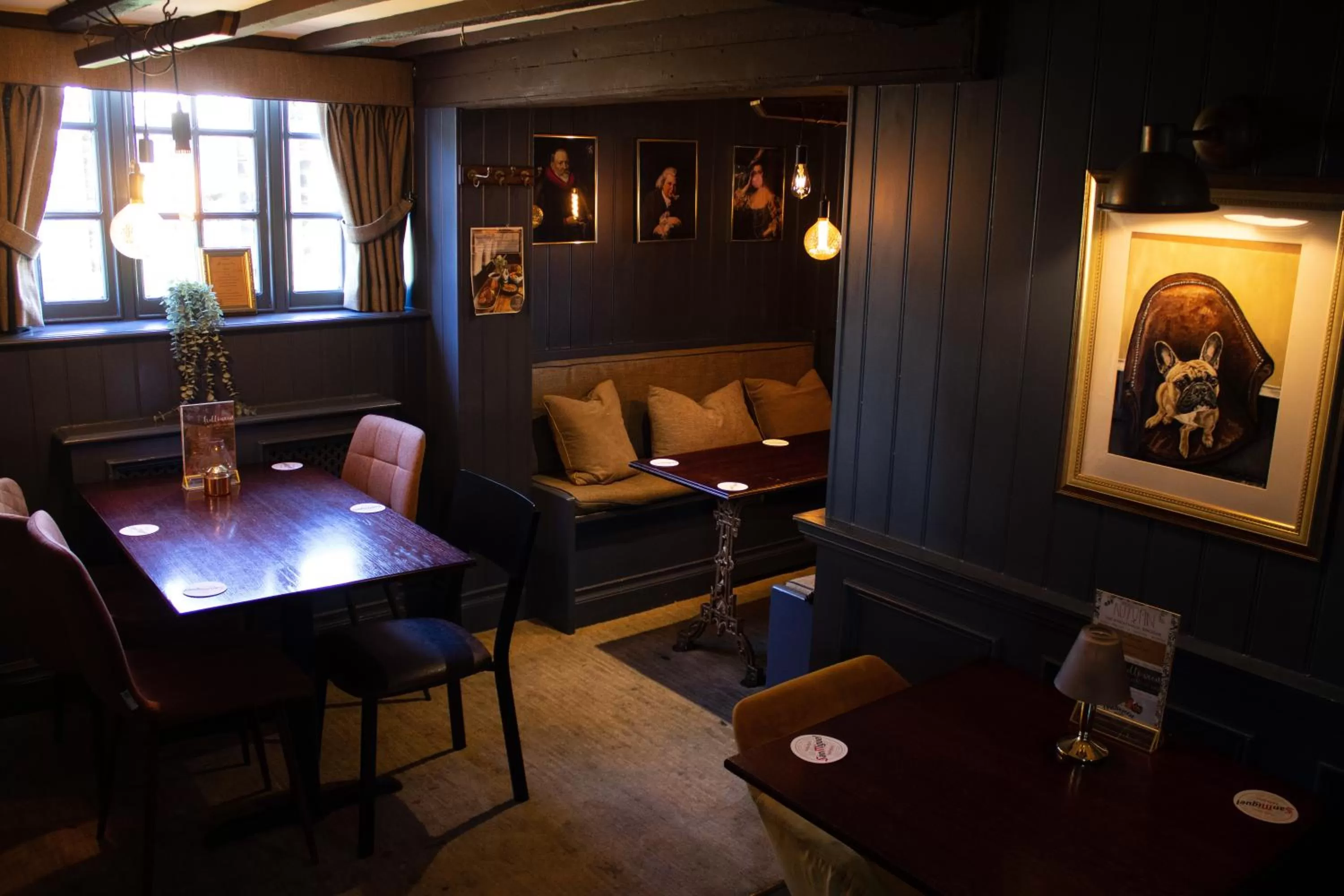 The Wheatsheaf Pub, Kitchen & Rooms