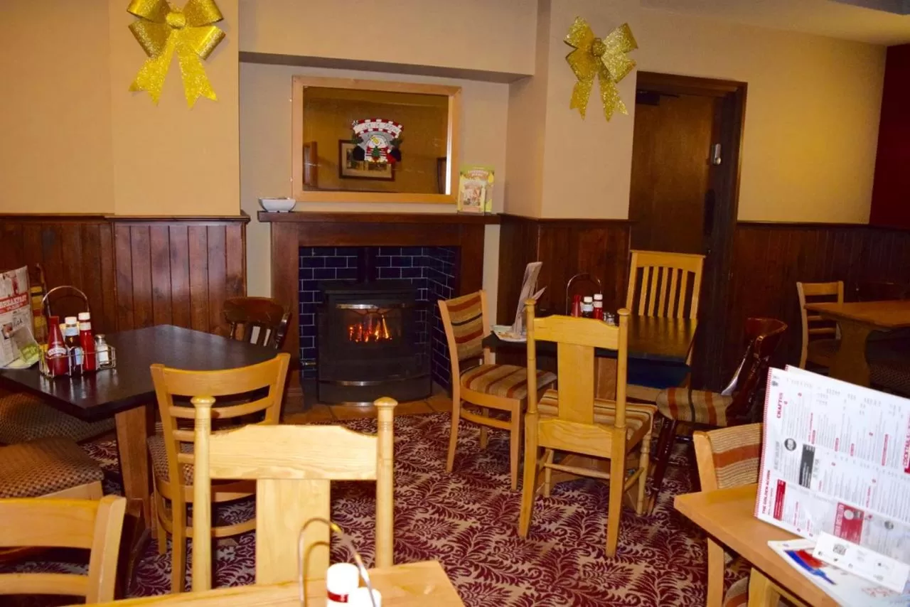 Restaurant/Places to Eat in The Golden Acorn Wetherspoon