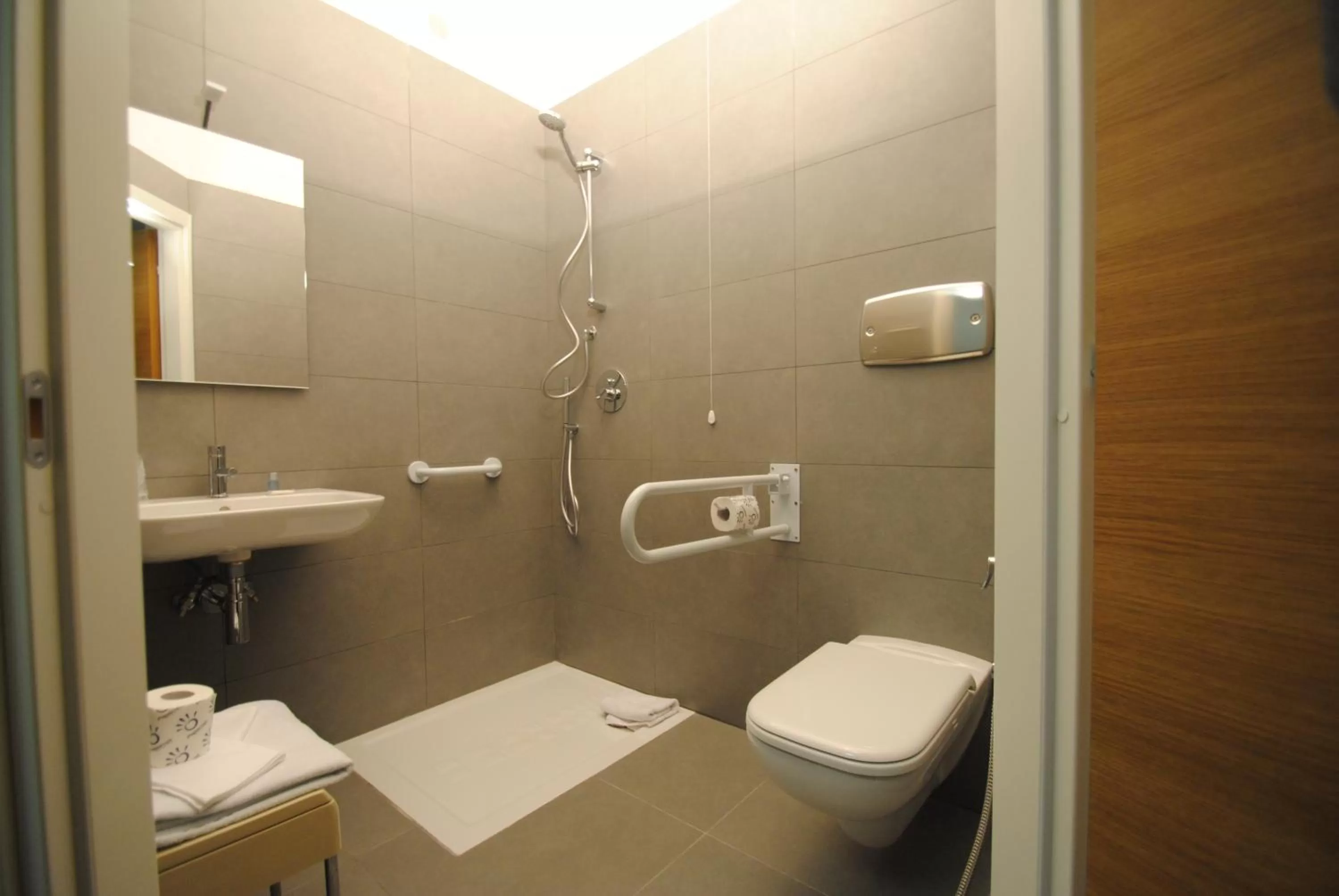 Shower in Ibis Styles Brindisi