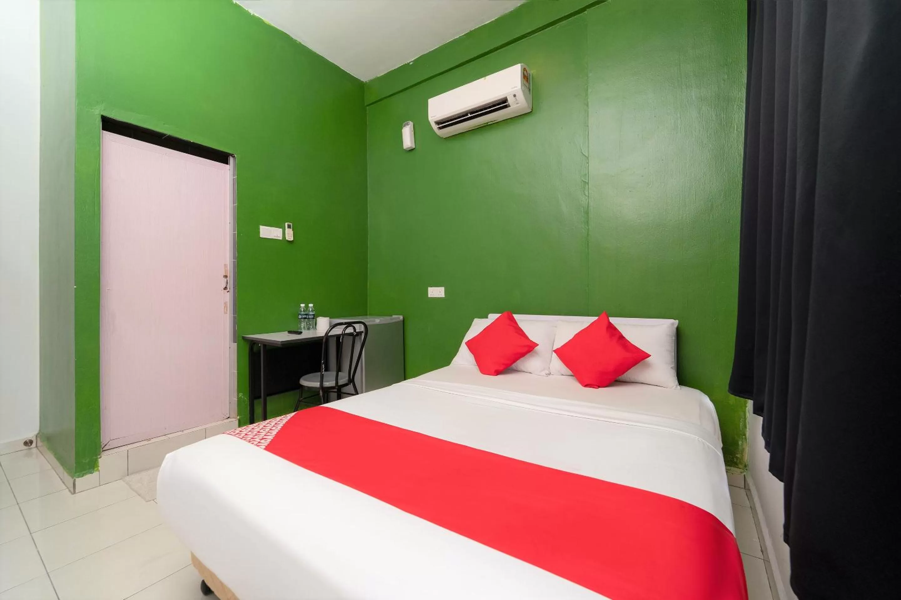 Deluxe Double Room in OYO 89807 My Budget Home