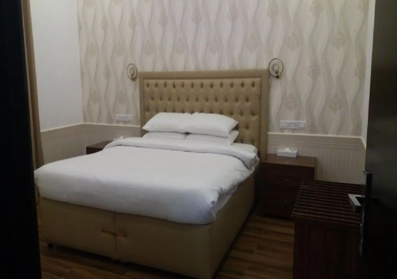 Bedroom, Bed in Royal Residence Hotel Apartments