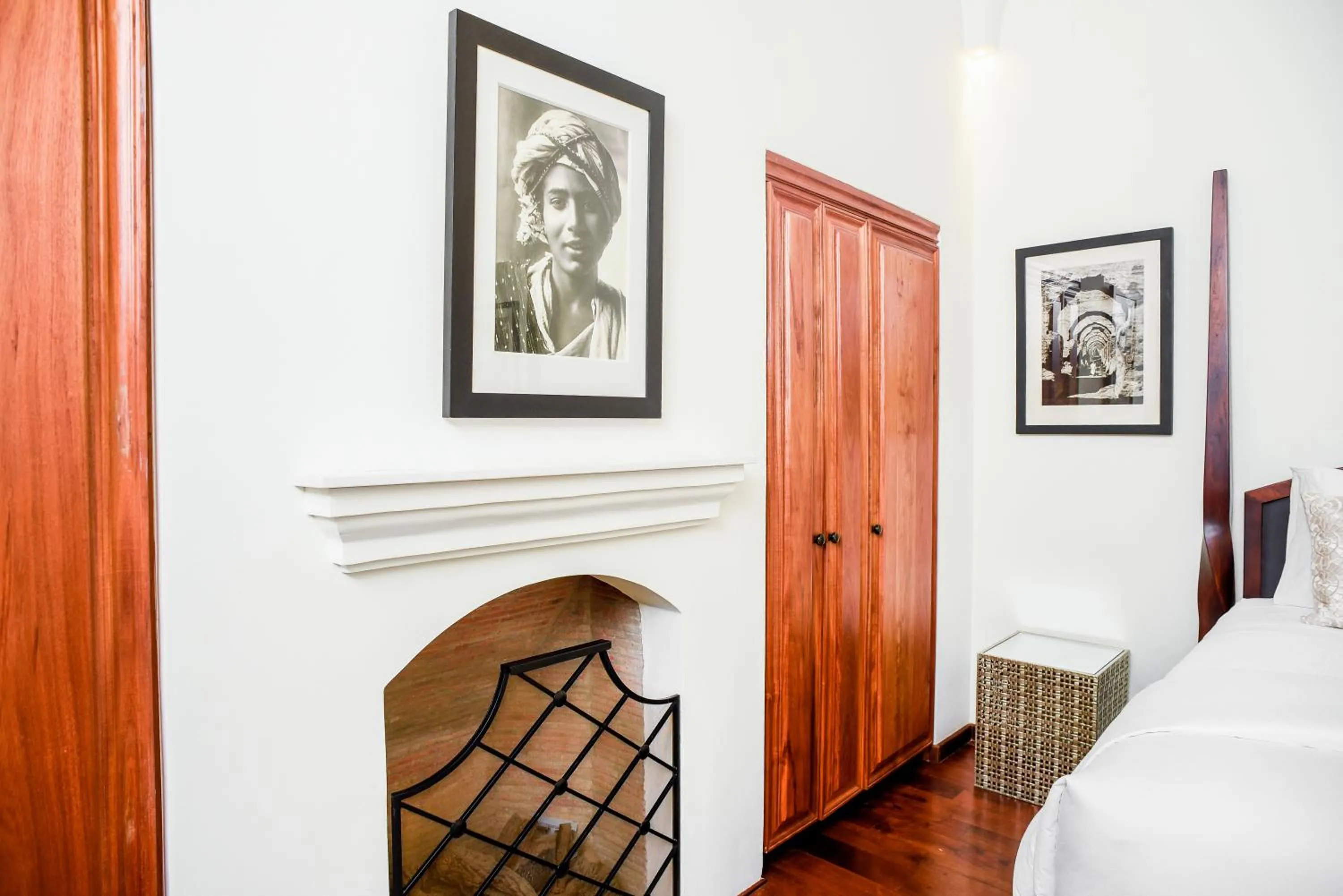 flat iron, Bed in Hotel Casa Blanca 7