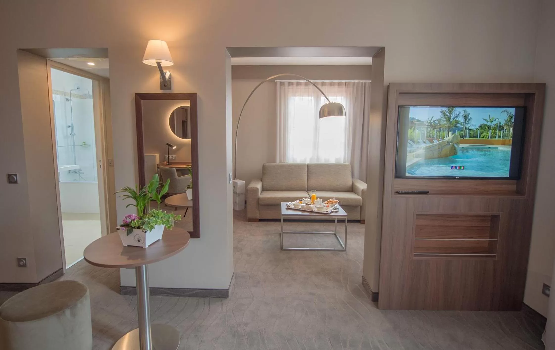 Bed in Hotel Lou Castelet